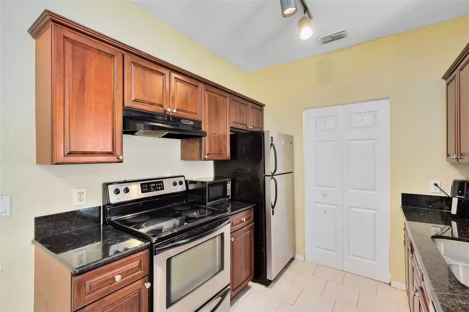 836 GRAND REGENCY POINT, ALTAMONTE SPRINGS, Florida 32714, 3 Bedrooms Bedrooms, ,2 BathroomsBathrooms,Residential,For Sale,GRAND REGENCY,MFRO6227634