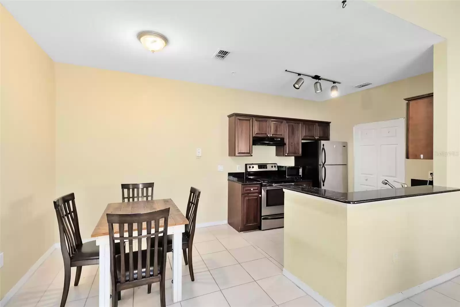 836 GRAND REGENCY POINT, ALTAMONTE SPRINGS, Florida 32714, 3 Bedrooms Bedrooms, ,2 BathroomsBathrooms,Residential,For Sale,GRAND REGENCY,MFRO6227634