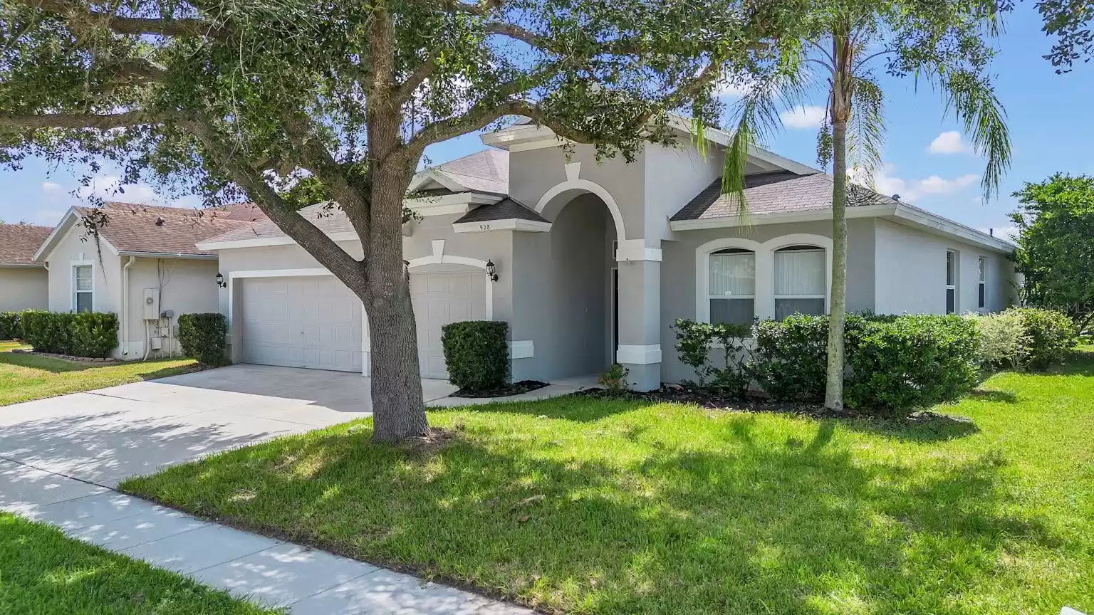 928 BRIDGEWAY BOULEVARD, ORLANDO, Florida 32828, 4 Bedrooms Bedrooms, ,3 BathroomsBathrooms,Residential,For Sale,BRIDGEWAY,MFRO6223816