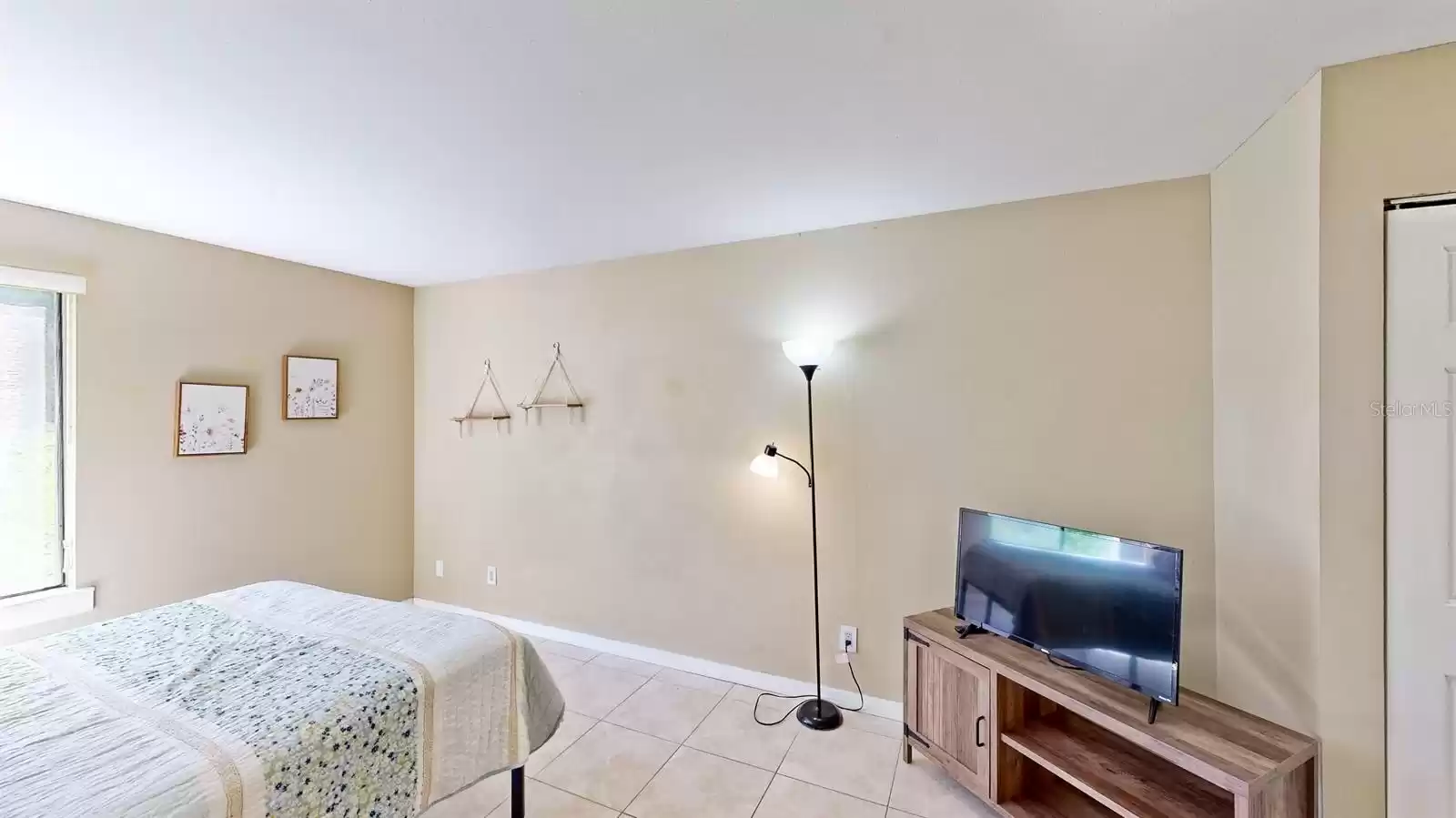 228 ORIENTA POINT STREET, ALTAMONTE SPRINGS, Florida 32701, 2 Bedrooms Bedrooms, ,2 BathroomsBathrooms,Residential,For Sale,ORIENTA POINT,MFRV4937004