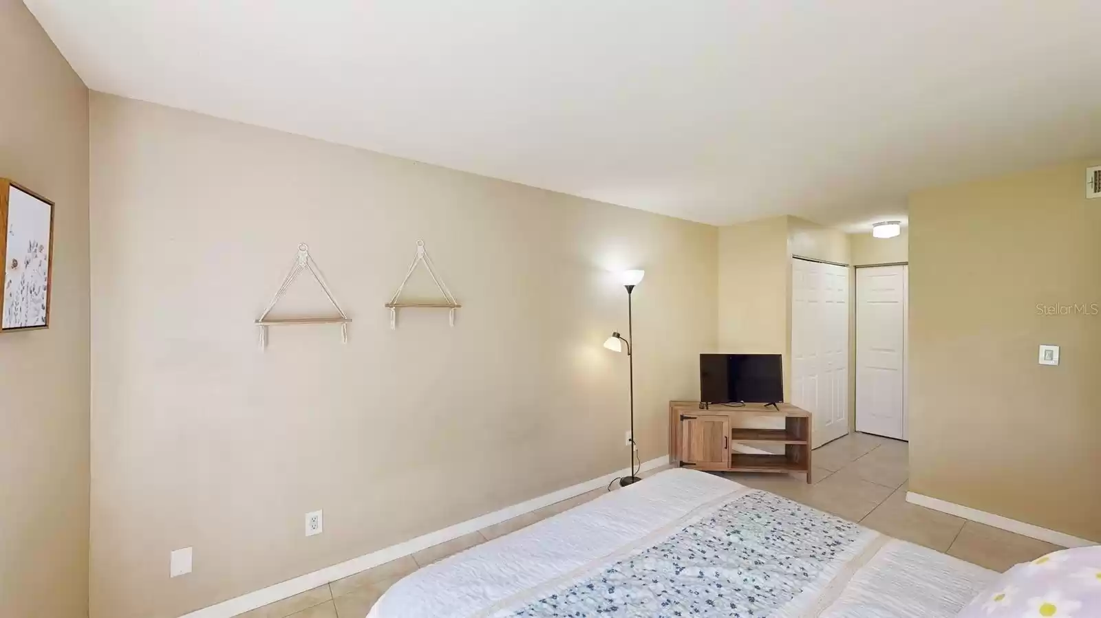 228 ORIENTA POINT STREET, ALTAMONTE SPRINGS, Florida 32701, 2 Bedrooms Bedrooms, ,2 BathroomsBathrooms,Residential,For Sale,ORIENTA POINT,MFRV4937004