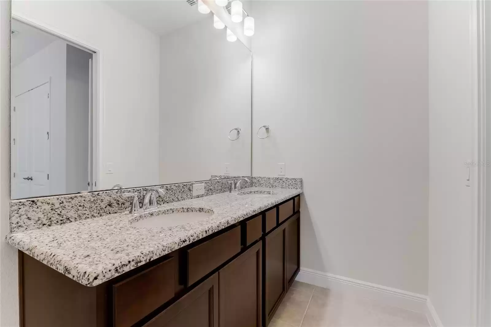 Double Vanity in Jack and Jill Bath