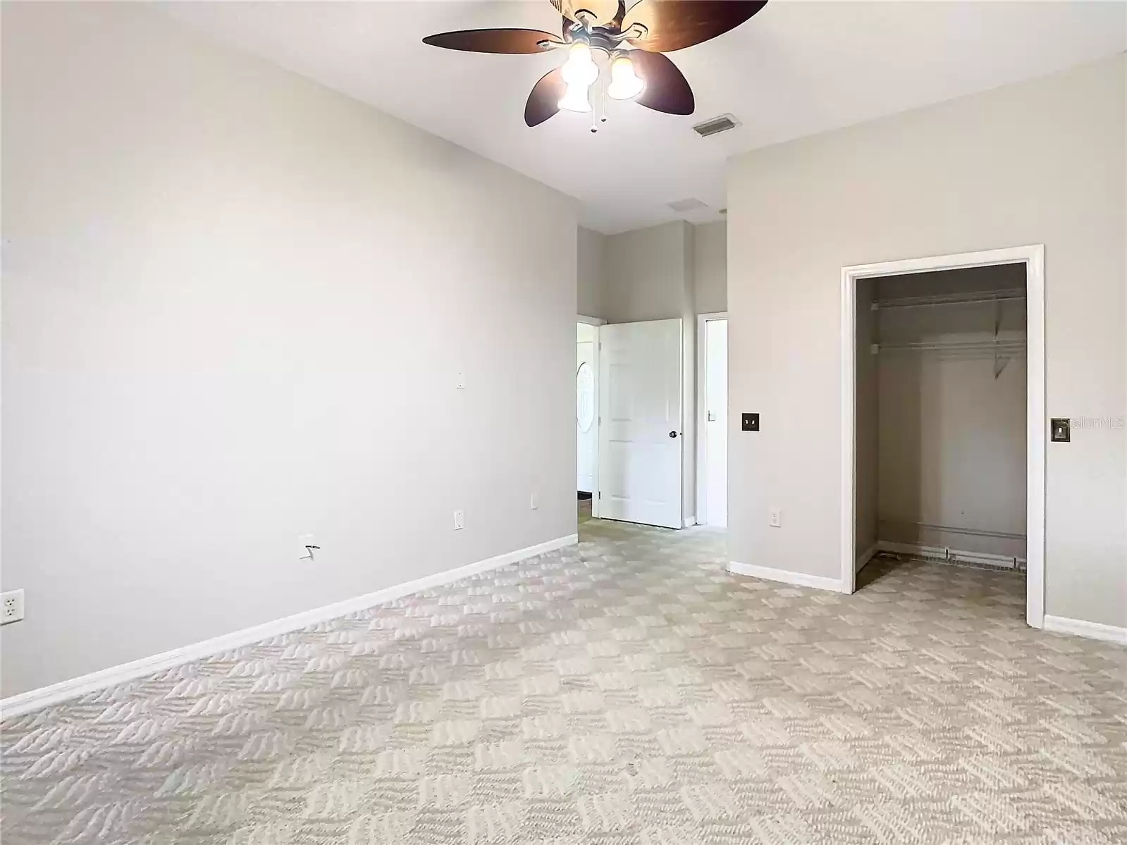 30745 VERONICA AVENUE, EUSTIS, Florida 32736, 3 Bedrooms Bedrooms, ,2 BathroomsBathrooms,Residential,For Sale,VERONICA,0,MFRG5085084