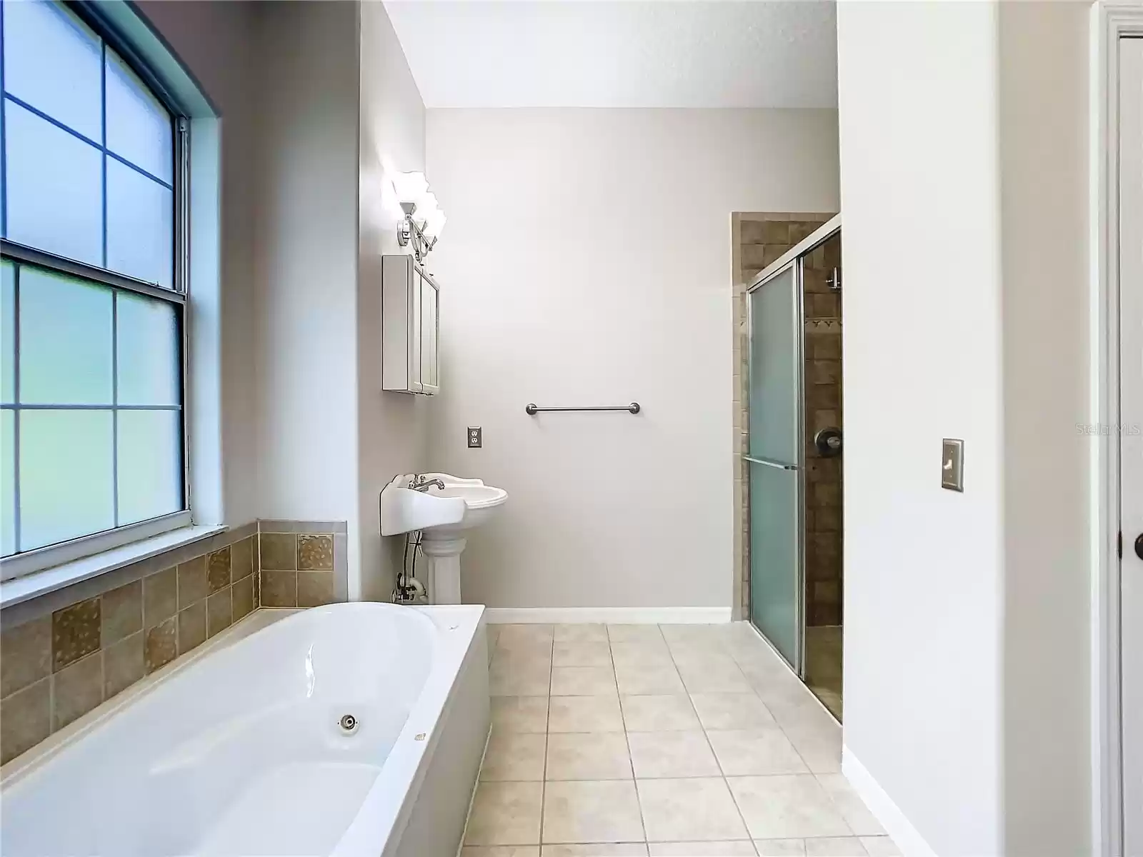 30745 VERONICA AVENUE, EUSTIS, Florida 32736, 3 Bedrooms Bedrooms, ,2 BathroomsBathrooms,Residential,For Sale,VERONICA,0,MFRG5085084