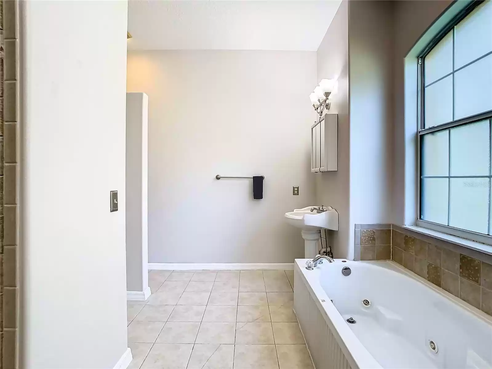 30745 VERONICA AVENUE, EUSTIS, Florida 32736, 3 Bedrooms Bedrooms, ,2 BathroomsBathrooms,Residential,For Sale,VERONICA,0,MFRG5085084