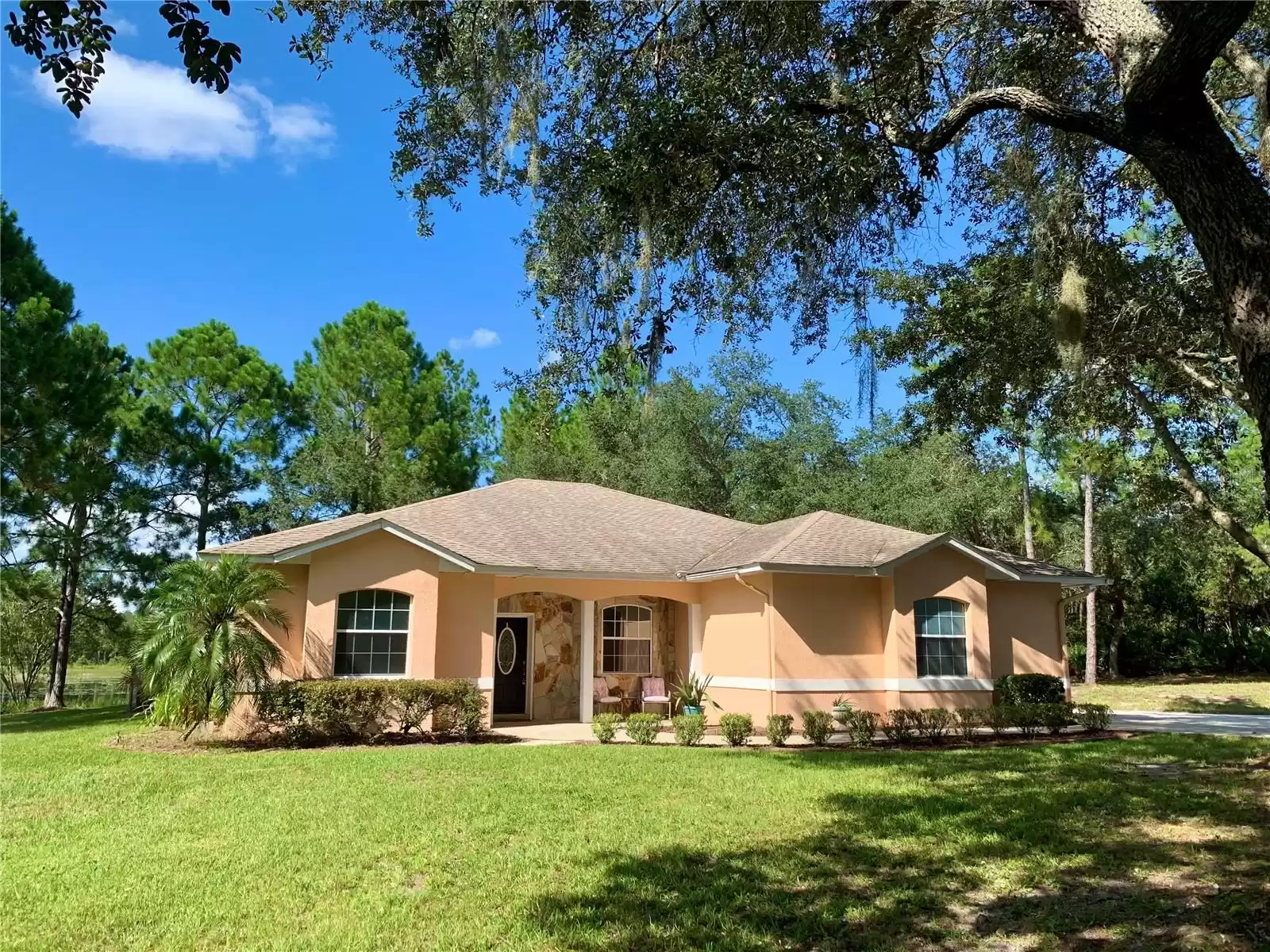 30745 VERONICA AVENUE, EUSTIS, Florida 32736, 3 Bedrooms Bedrooms, ,2 BathroomsBathrooms,Residential,For Sale,VERONICA,0,MFRG5085084