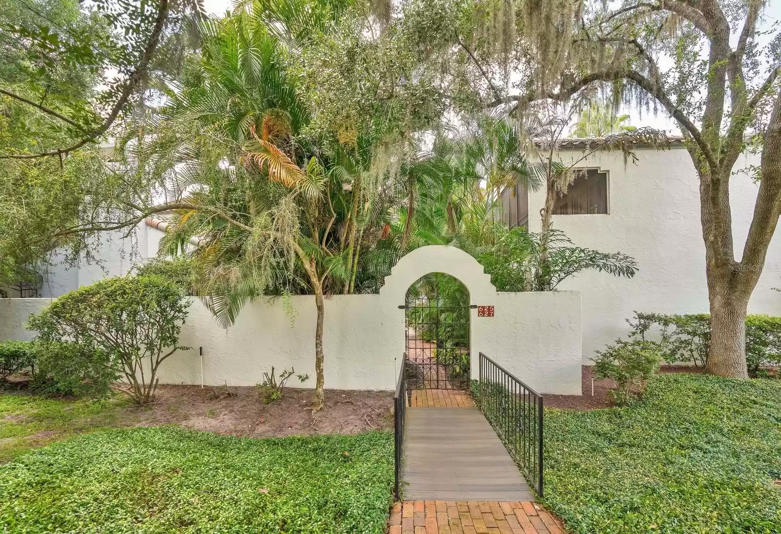 625 INTERLACHEN AVENUE, WINTER PARK, Florida 32789, 2 Bedrooms Bedrooms, ,2 BathroomsBathrooms,Residential,For Sale,INTERLACHEN,MFRO6222843