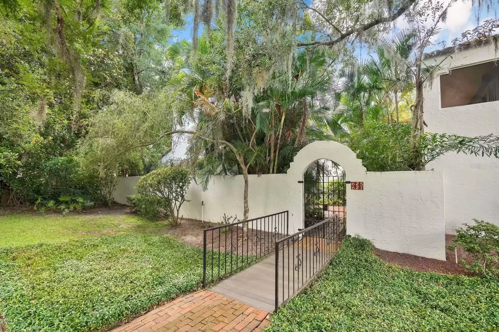 625 INTERLACHEN AVENUE, WINTER PARK, Florida 32789, 2 Bedrooms Bedrooms, ,2 BathroomsBathrooms,Residential,For Sale,INTERLACHEN,MFRO6222843