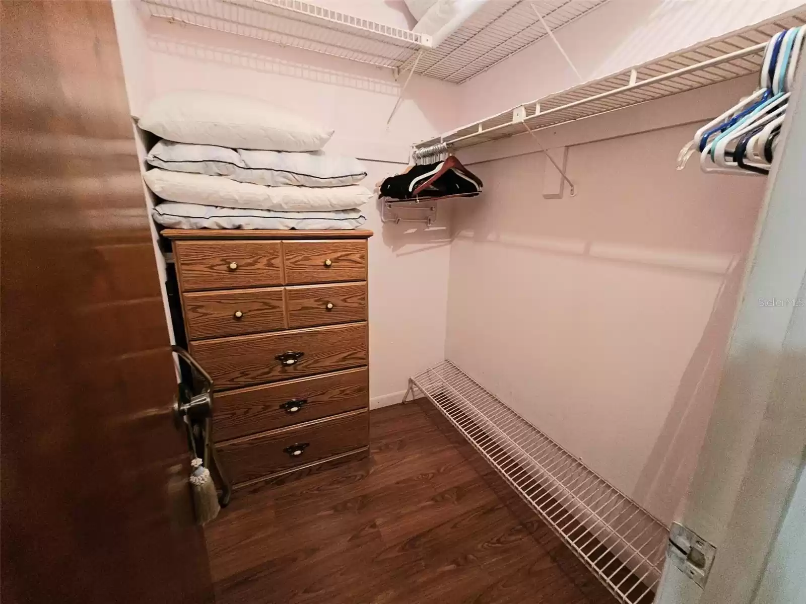 walking closet