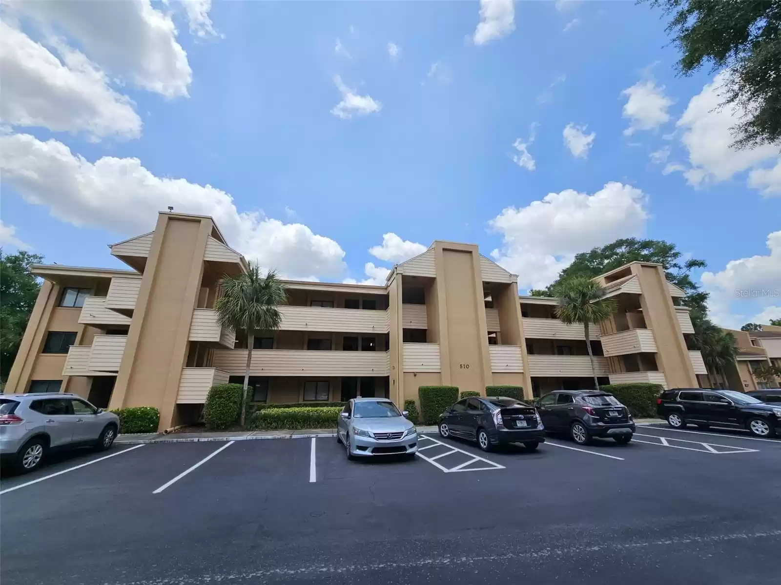 510 CRANES WAY, ALTAMONTE SPRINGS, Florida 32701, 1 Bedroom Bedrooms, ,1 BathroomBathrooms,Residential,For Sale,CRANES,MFRO6206092