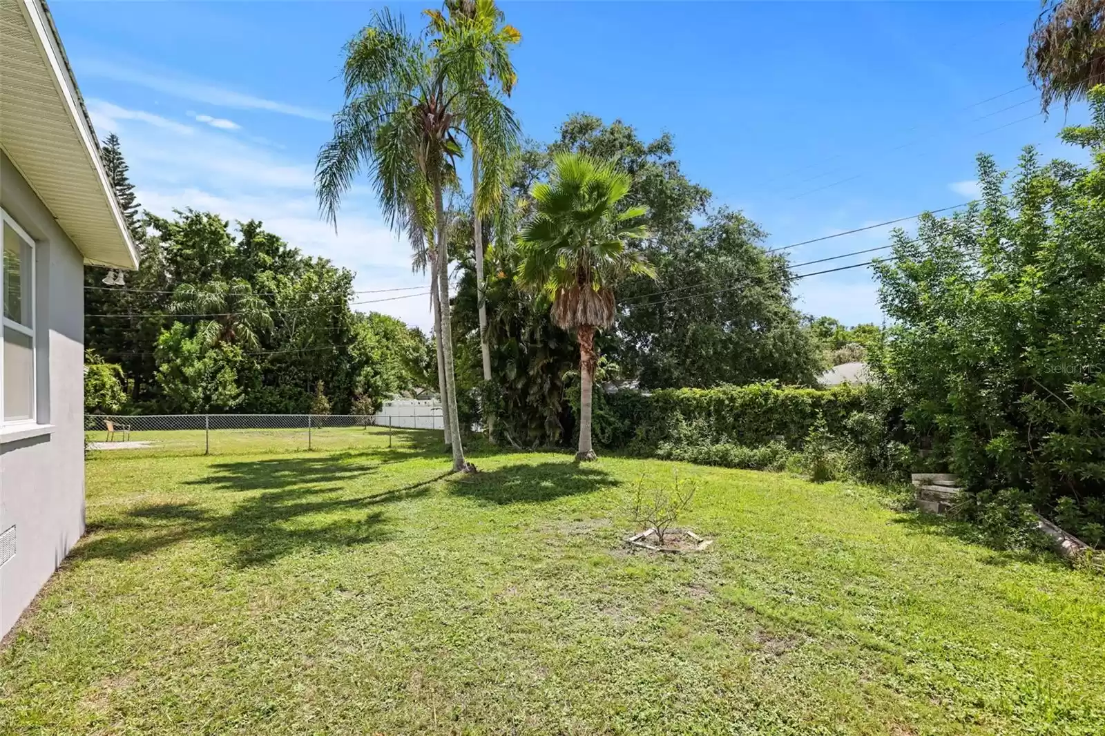 1742 BAYSHORE BOULEVARD, DUNEDIN, Florida 34698, 3 Bedrooms Bedrooms, ,2 BathroomsBathrooms,Residential,For Sale,BAYSHORE,MFRU8252060