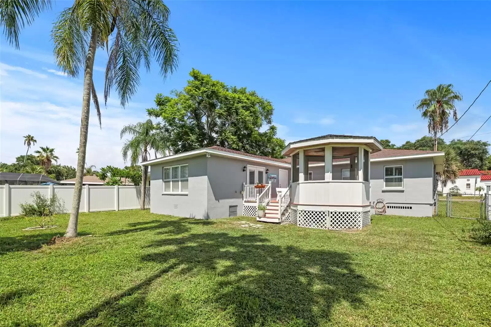 1742 BAYSHORE BOULEVARD, DUNEDIN, Florida 34698, 3 Bedrooms Bedrooms, ,2 BathroomsBathrooms,Residential,For Sale,BAYSHORE,MFRU8252060