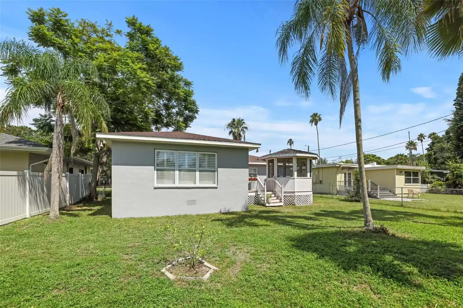 1742 BAYSHORE BOULEVARD, DUNEDIN, Florida 34698, 3 Bedrooms Bedrooms, ,2 BathroomsBathrooms,Residential,For Sale,BAYSHORE,MFRU8252060