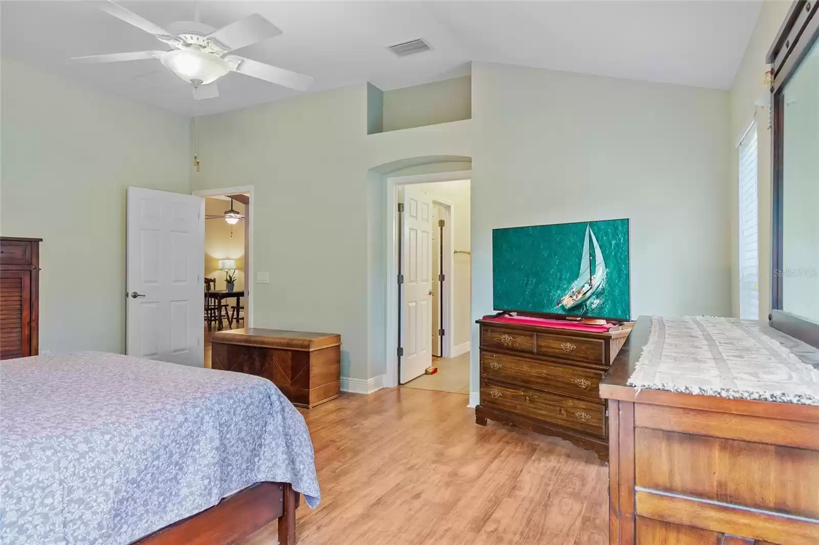 Vaulted ceilings in primary bedroom