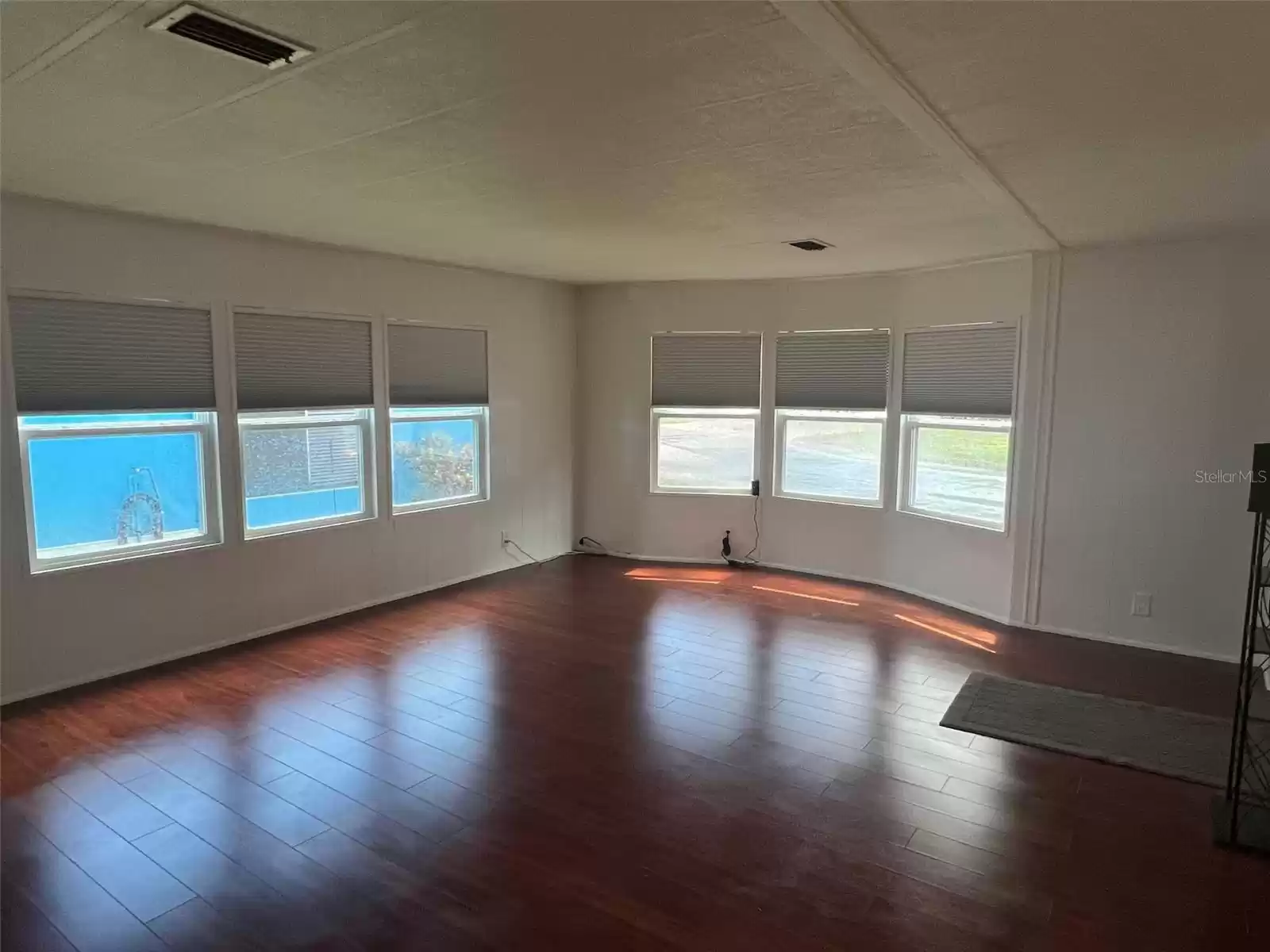 56 Palm Forest Dr, Largo, Florida 33770, 2 Bedrooms Bedrooms, ,2 BathroomsBathrooms,Residential,For Sale,PALM FOREST,U8252211
