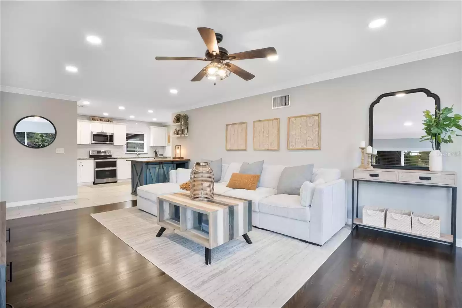 Living Room/Kitchen Combo