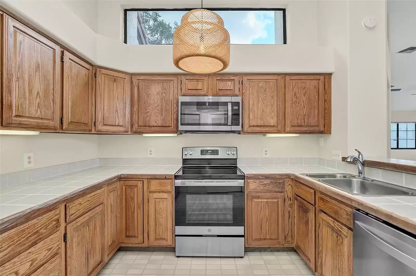 505 VIA DEL ORO DR, ALTAMONTE SPRINGS, Florida 32714, 2 Bedrooms Bedrooms, ,2 BathroomsBathrooms,Residential,For Sale,VIA DEL ORO DR,MFRO6229919