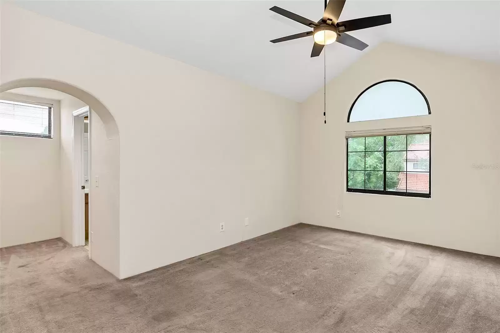 505 VIA DEL ORO DR, ALTAMONTE SPRINGS, Florida 32714, 2 Bedrooms Bedrooms, ,2 BathroomsBathrooms,Residential,For Sale,VIA DEL ORO DR,MFRO6229919