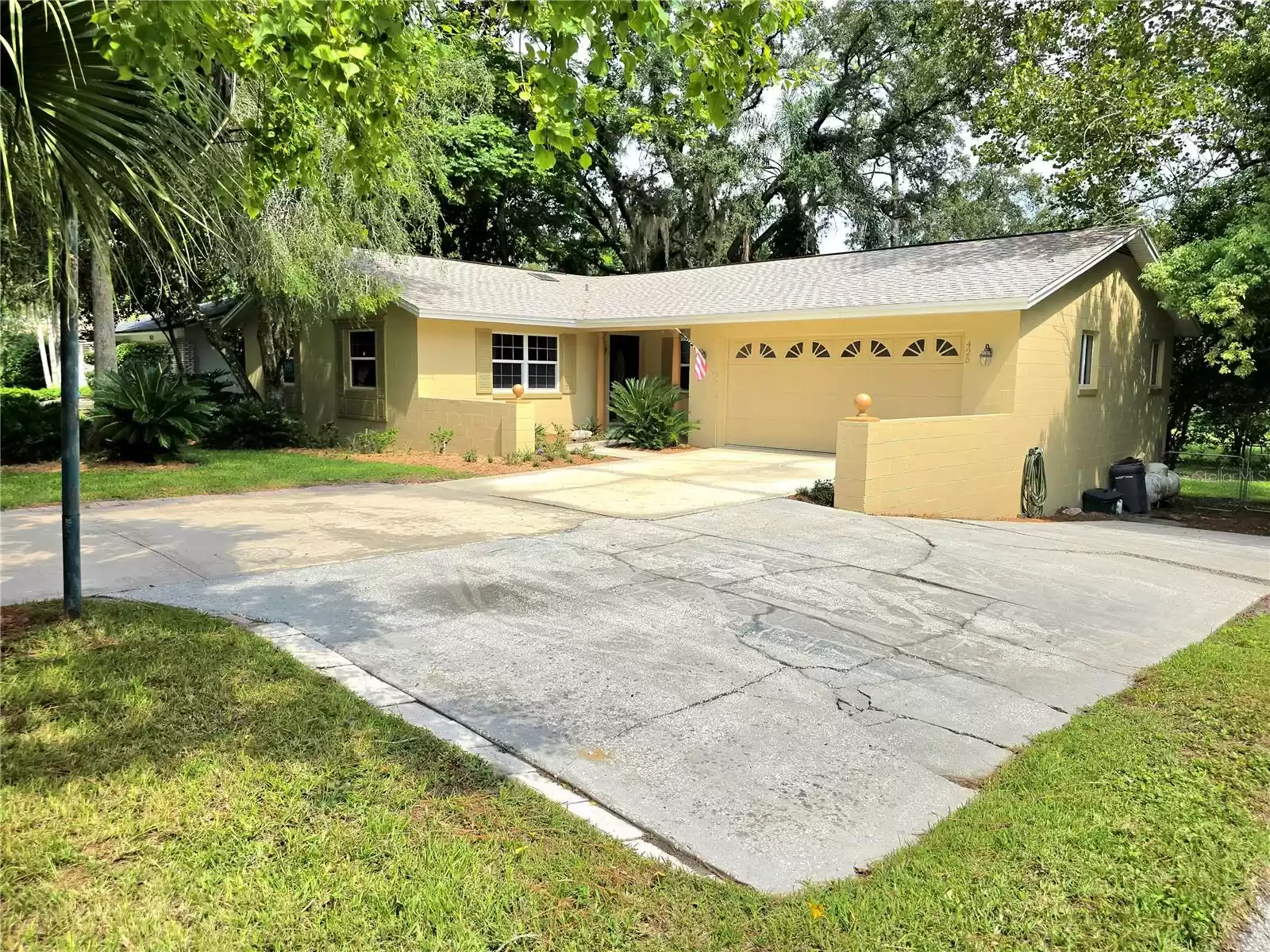 425 HILLCREST STREET, ALTAMONTE SPRINGS, Florida 32701, 3 Bedrooms Bedrooms, ,2 BathroomsBathrooms,Residential,For Sale,HILLCREST,MFRO6230284