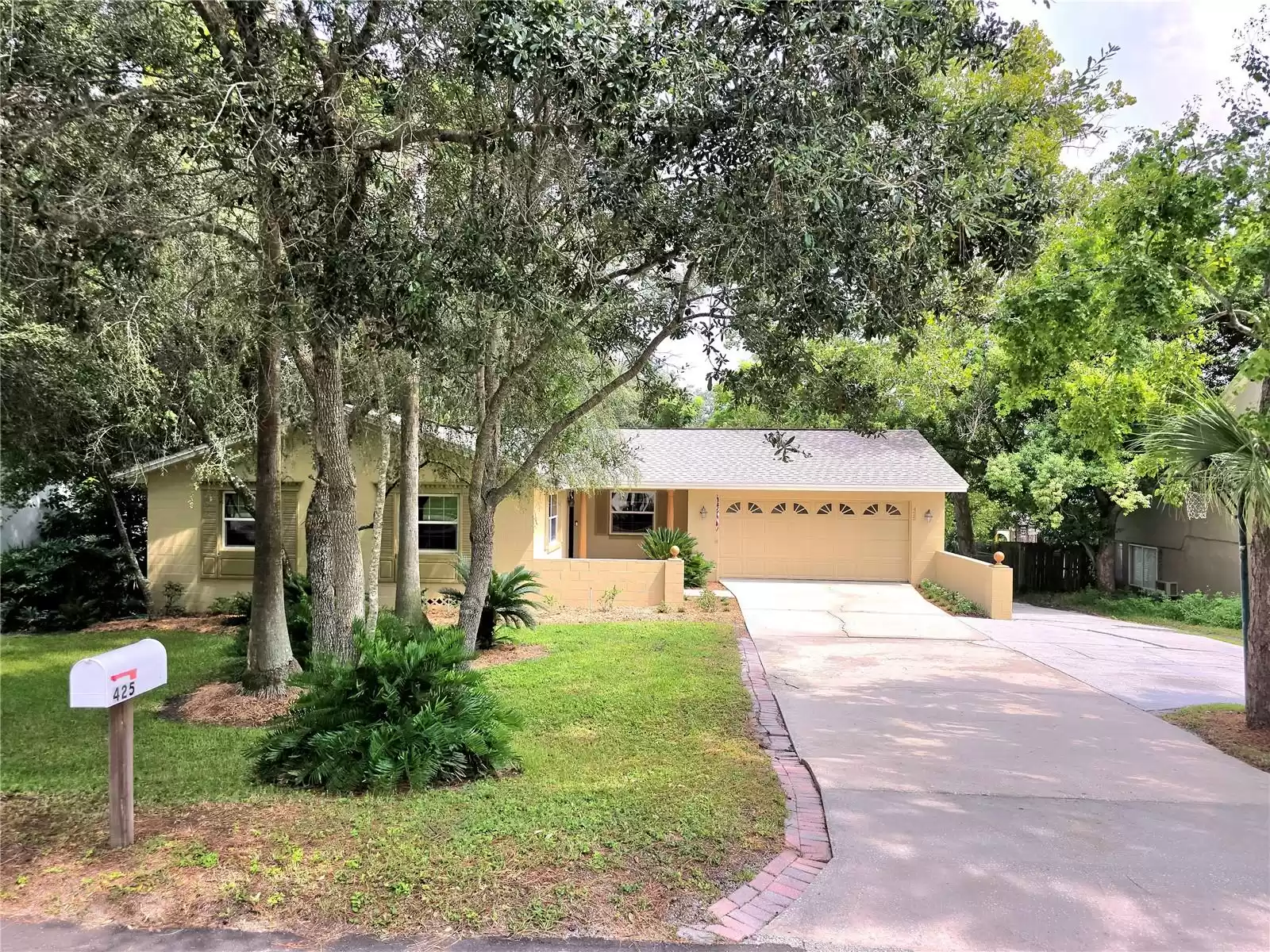 425 HILLCREST STREET, ALTAMONTE SPRINGS, Florida 32701, 3 Bedrooms Bedrooms, ,2 BathroomsBathrooms,Residential,For Sale,HILLCREST,MFRO6230284