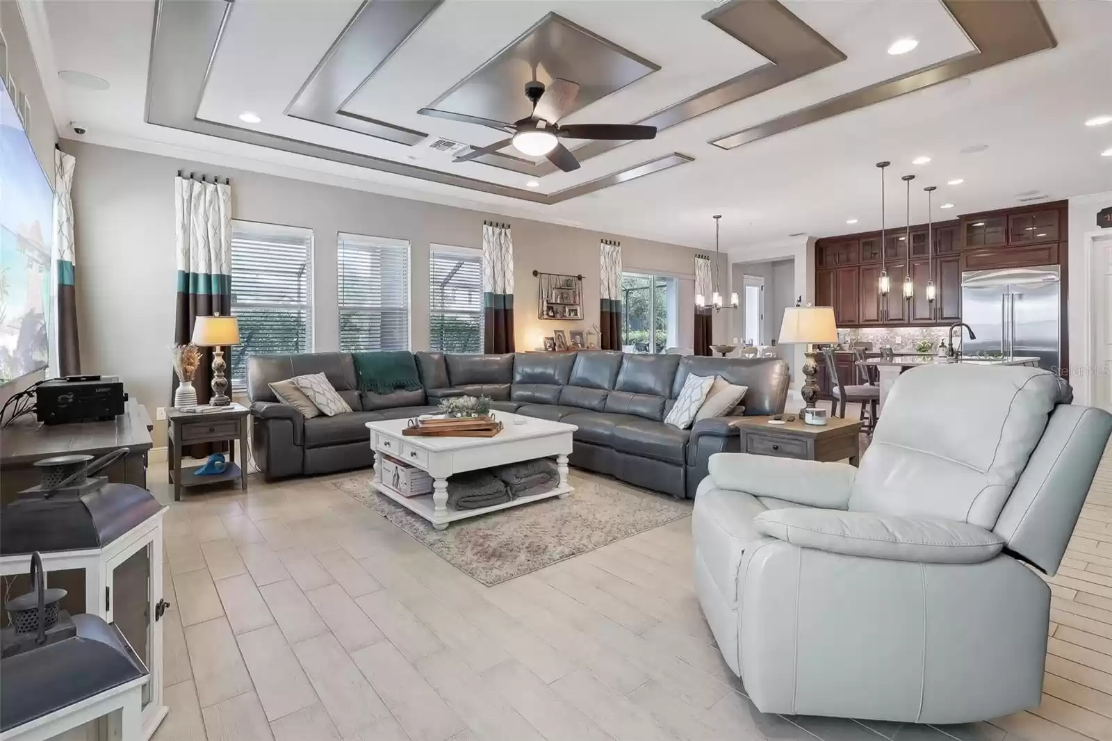 Spacious family room with easy access to the pool!