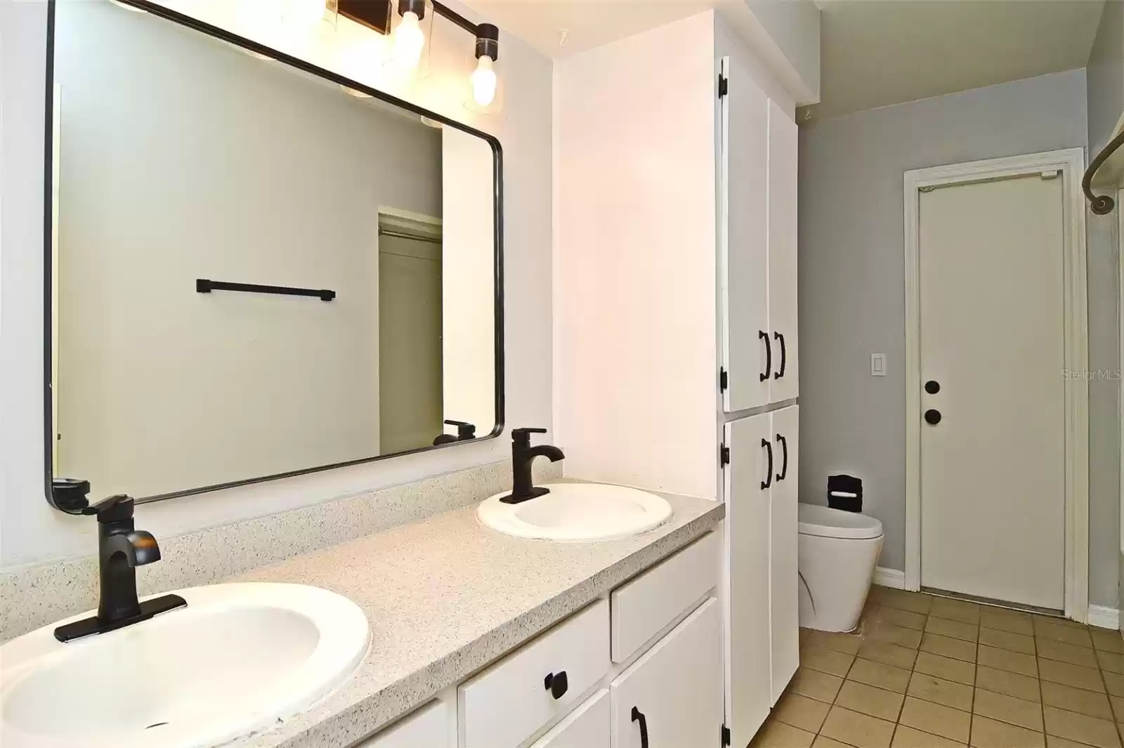 2nd Bathroom