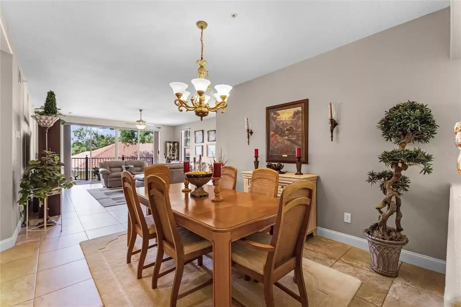 A more formal dining room sits between your living and family rooms.