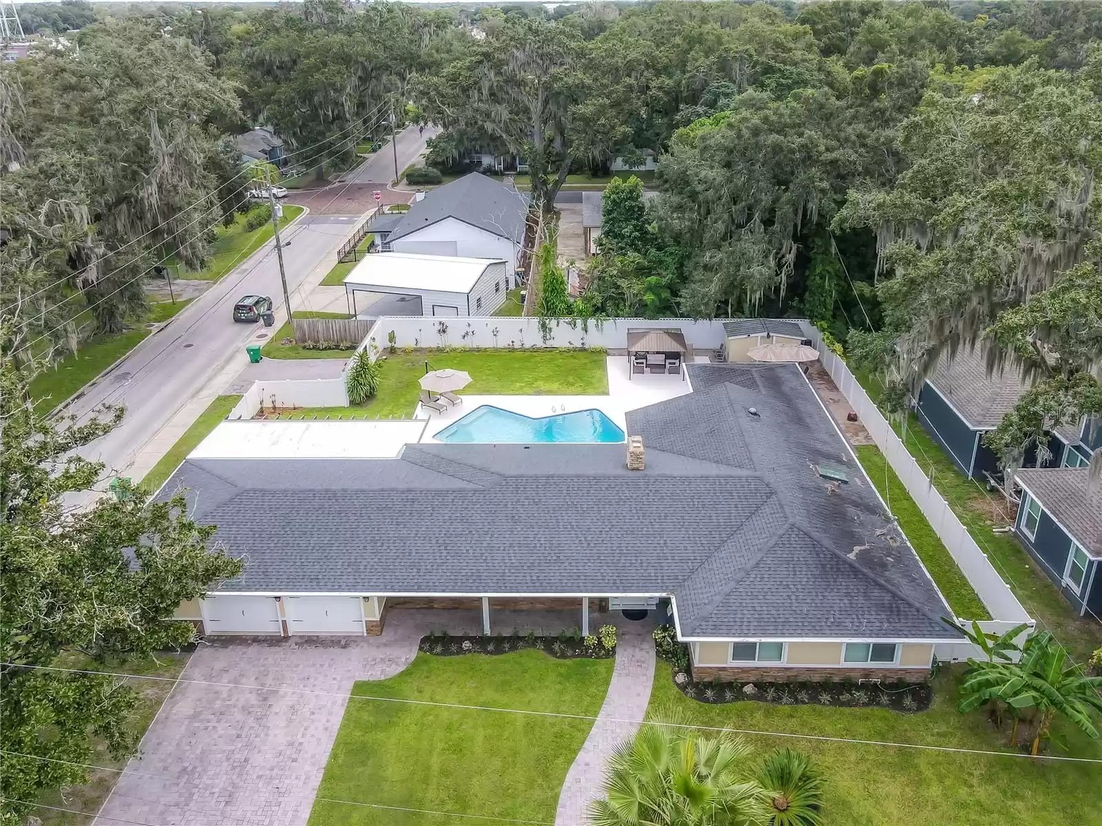 205 HIGHLAND AVENUE, WINTER GARDEN, Florida 34787, 3 Bedrooms Bedrooms, ,3 BathroomsBathrooms,Residential,For Sale,HIGHLAND,MFRO6233066