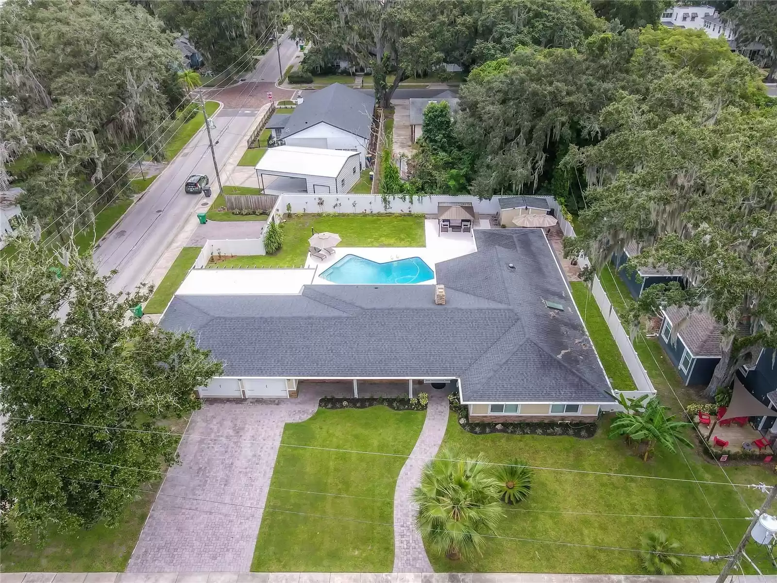 205 HIGHLAND AVENUE, WINTER GARDEN, Florida 34787, 3 Bedrooms Bedrooms, ,3 BathroomsBathrooms,Residential,For Sale,HIGHLAND,MFRO6233066