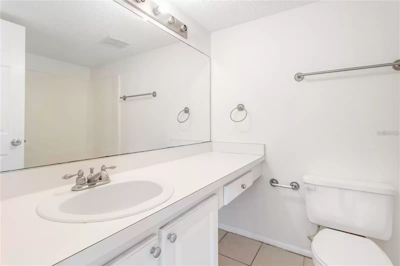 109 OYSTER BAY CIRCLE, ALTAMONTE SPRINGS, Florida 32701, 2 Bedrooms Bedrooms, ,2 BathroomsBathrooms,Residential,For Sale,OYSTER BAY,MFRO6233324