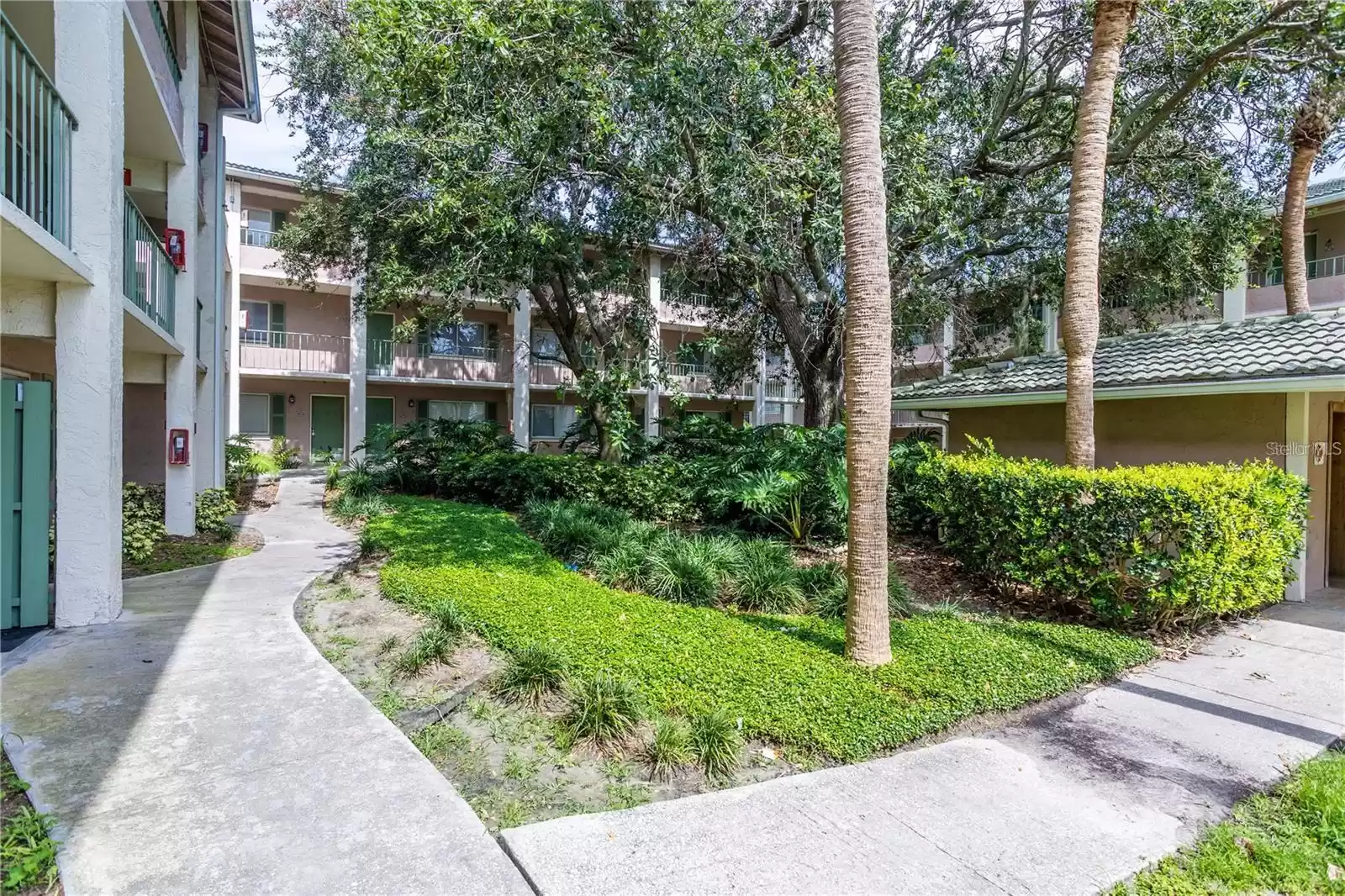 109 OYSTER BAY CIRCLE, ALTAMONTE SPRINGS, Florida 32701, 2 Bedrooms Bedrooms, ,2 BathroomsBathrooms,Residential,For Sale,OYSTER BAY,MFRO6233324