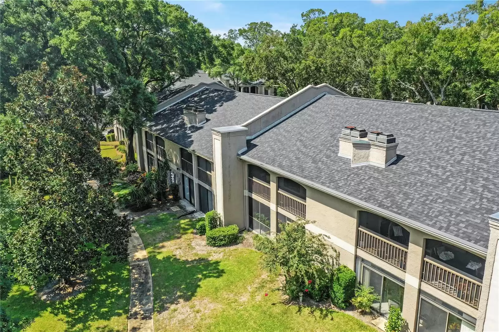 1055 KENSINGTON PARK DRIVE, ALTAMONTE SPRINGS, Florida 32714, 2 Bedrooms Bedrooms, ,2 BathroomsBathrooms,Residential,For Sale,KENSINGTON PARK,MFRO6234317