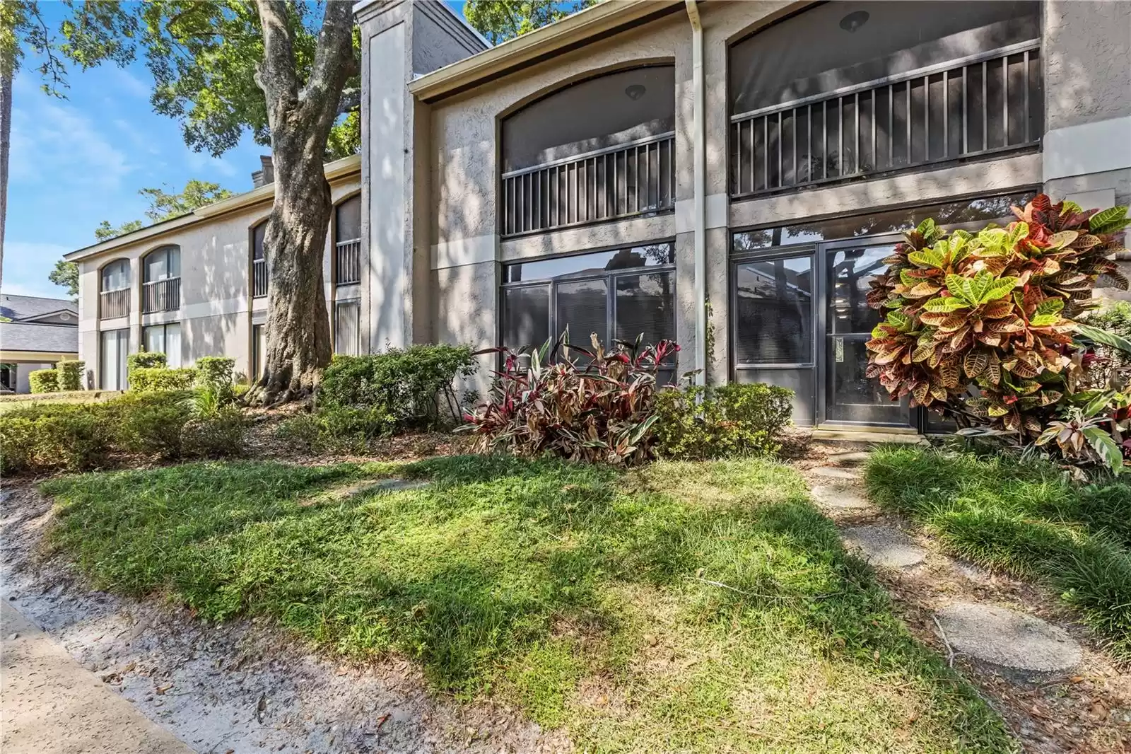 1055 KENSINGTON PARK DRIVE, ALTAMONTE SPRINGS, Florida 32714, 2 Bedrooms Bedrooms, ,2 BathroomsBathrooms,Residential,For Sale,KENSINGTON PARK,MFRO6234317