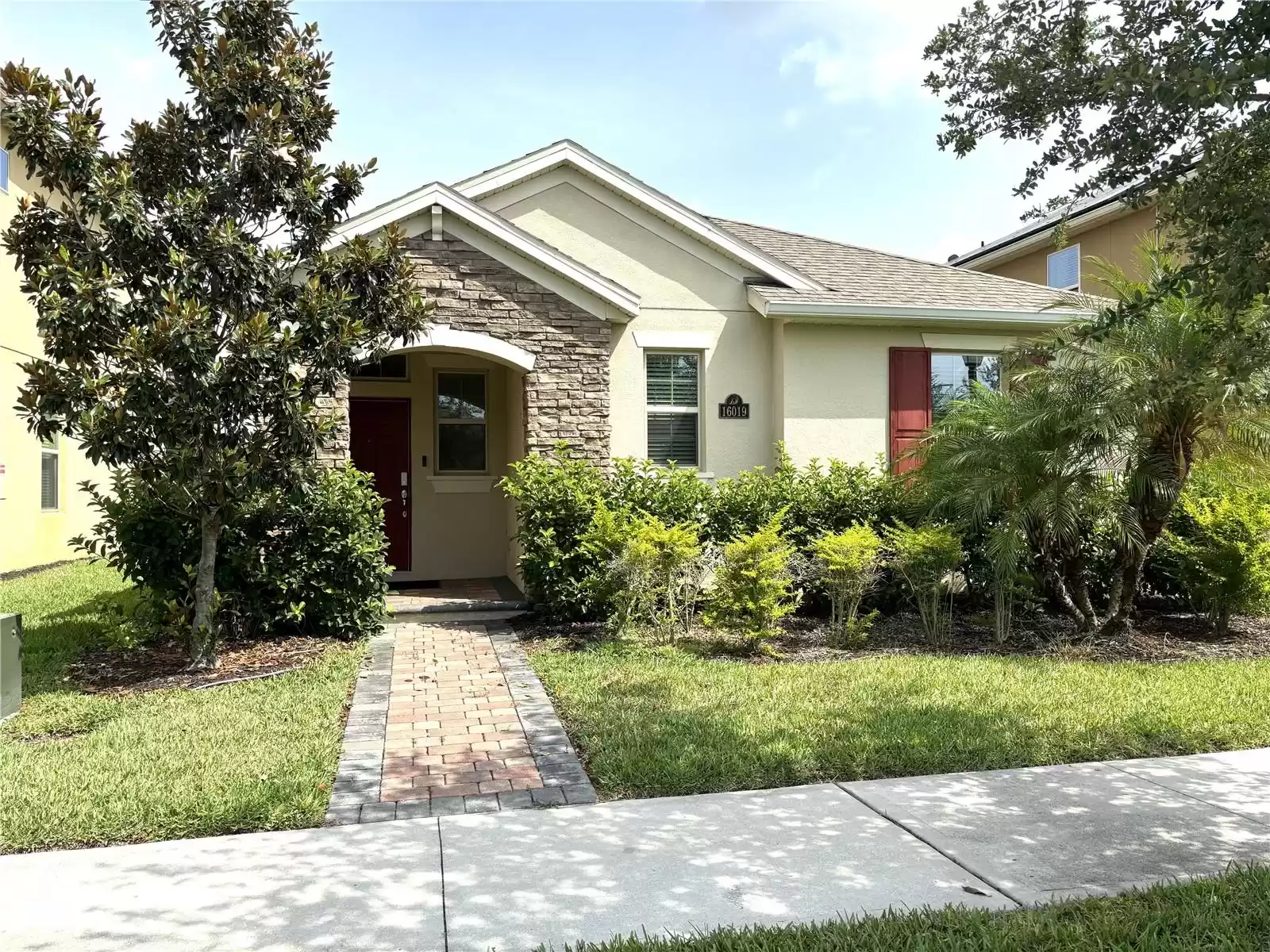 16019 PEBBLE BLUFF LOOP, WINTER GARDEN, Florida 34787, 3 Bedrooms Bedrooms, ,2 BathroomsBathrooms,Residential,For Sale,PEBBLE BLUFF,MFRO6234558