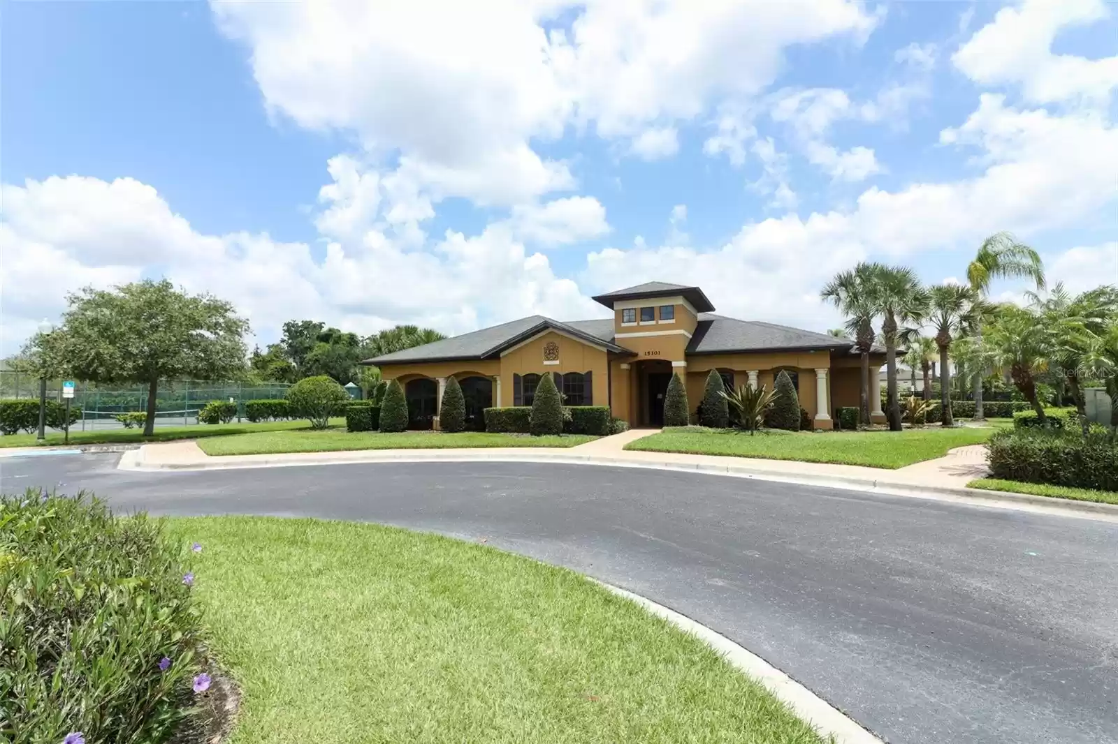 319 MORNING VIEW DRIVE, WINTER GARDEN, Florida 34787, 7 Bedrooms Bedrooms, ,5 BathroomsBathrooms,Residential,For Sale,MORNING VIEW,MFRO6234576