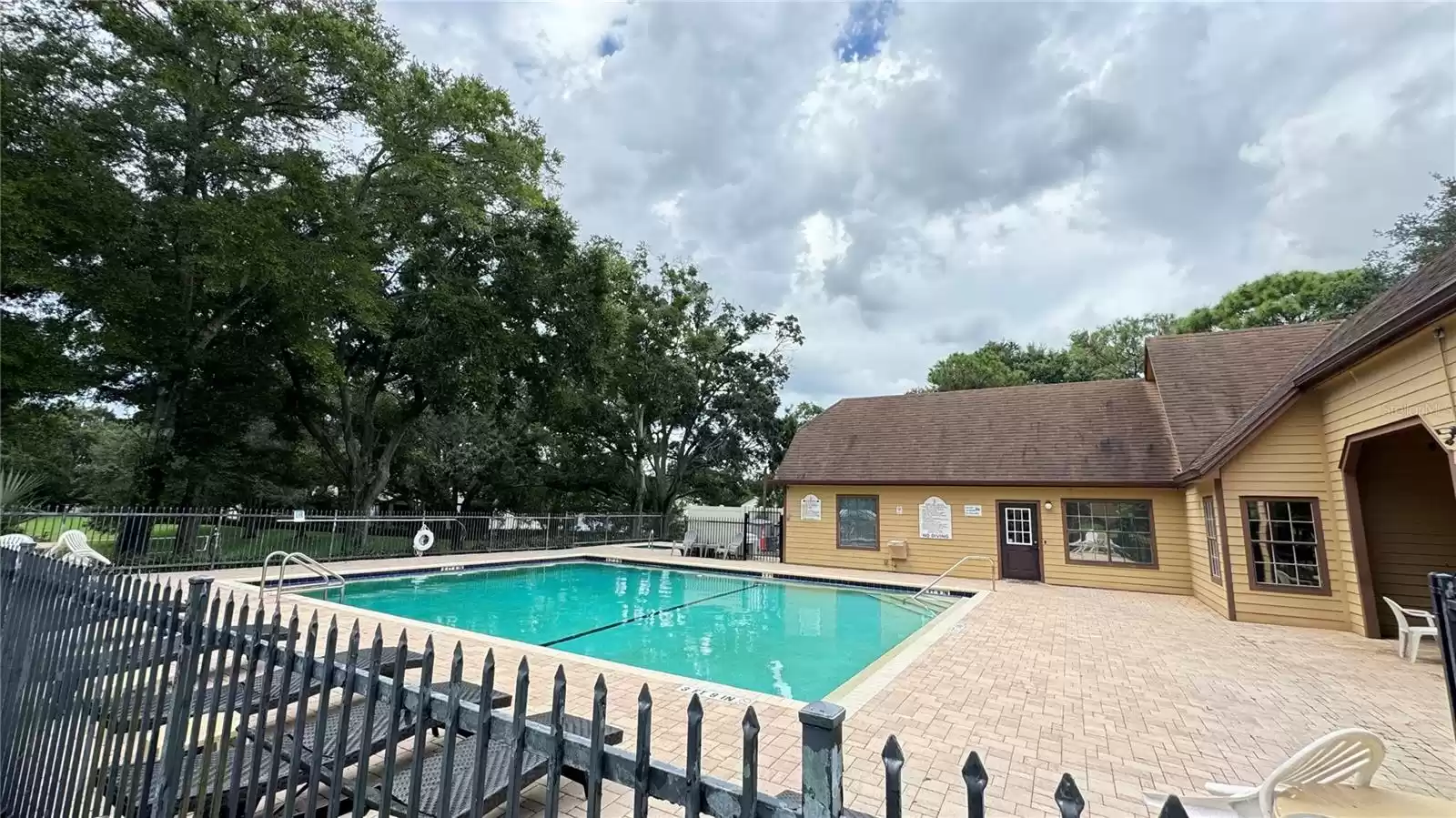 320 BLACK OAK COURT, ALTAMONTE SPRINGS, Florida 32701, 2 Bedrooms Bedrooms, ,1 BathroomBathrooms,Residential,For Sale,BLACK OAK,MFRO6235752