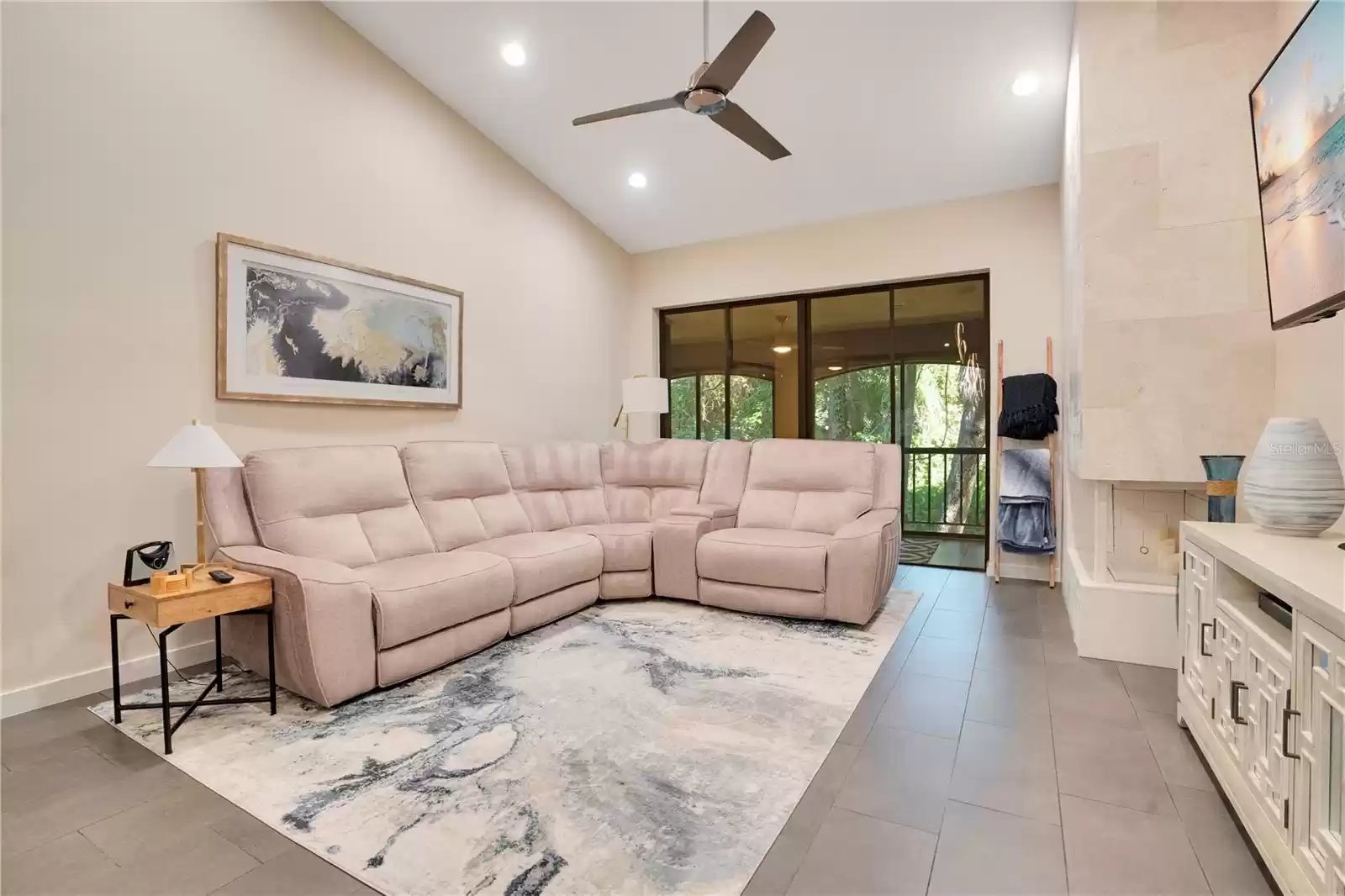 1076 KENSINGTON PARK DRIVE, ALTAMONTE SPRINGS, Florida 32714, 2 Bedrooms Bedrooms, ,2 BathroomsBathrooms,Residential,For Sale,KENSINGTON PARK,MFRO6235458