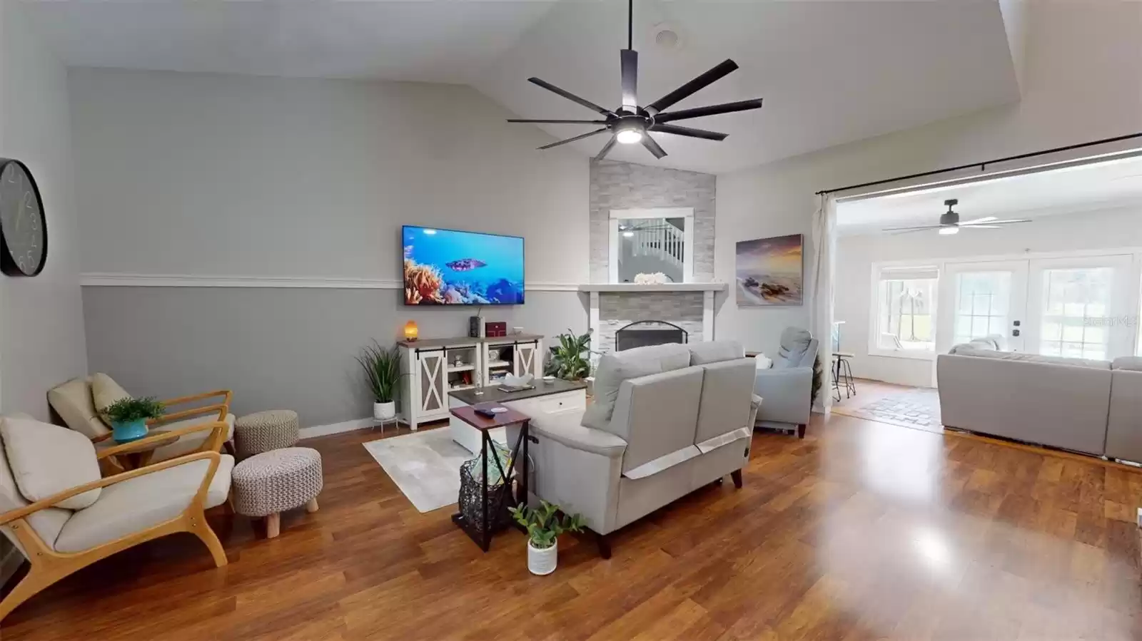 LIVING ROOM w/ FIREPLACE