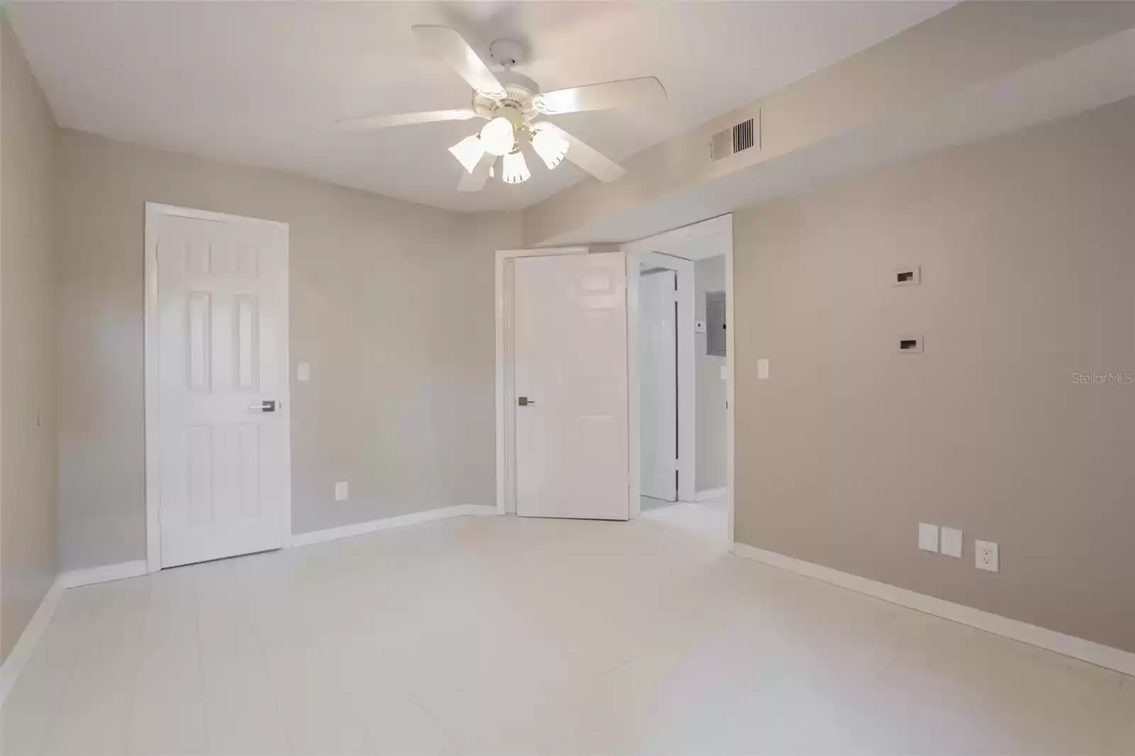 365 FORESTWAY CIRCLE, ALTAMONTE SPRINGS, Florida 32701, 2 Bedrooms Bedrooms, ,1 BathroomBathrooms,Residential,For Sale,FORESTWAY,MFRO6160718