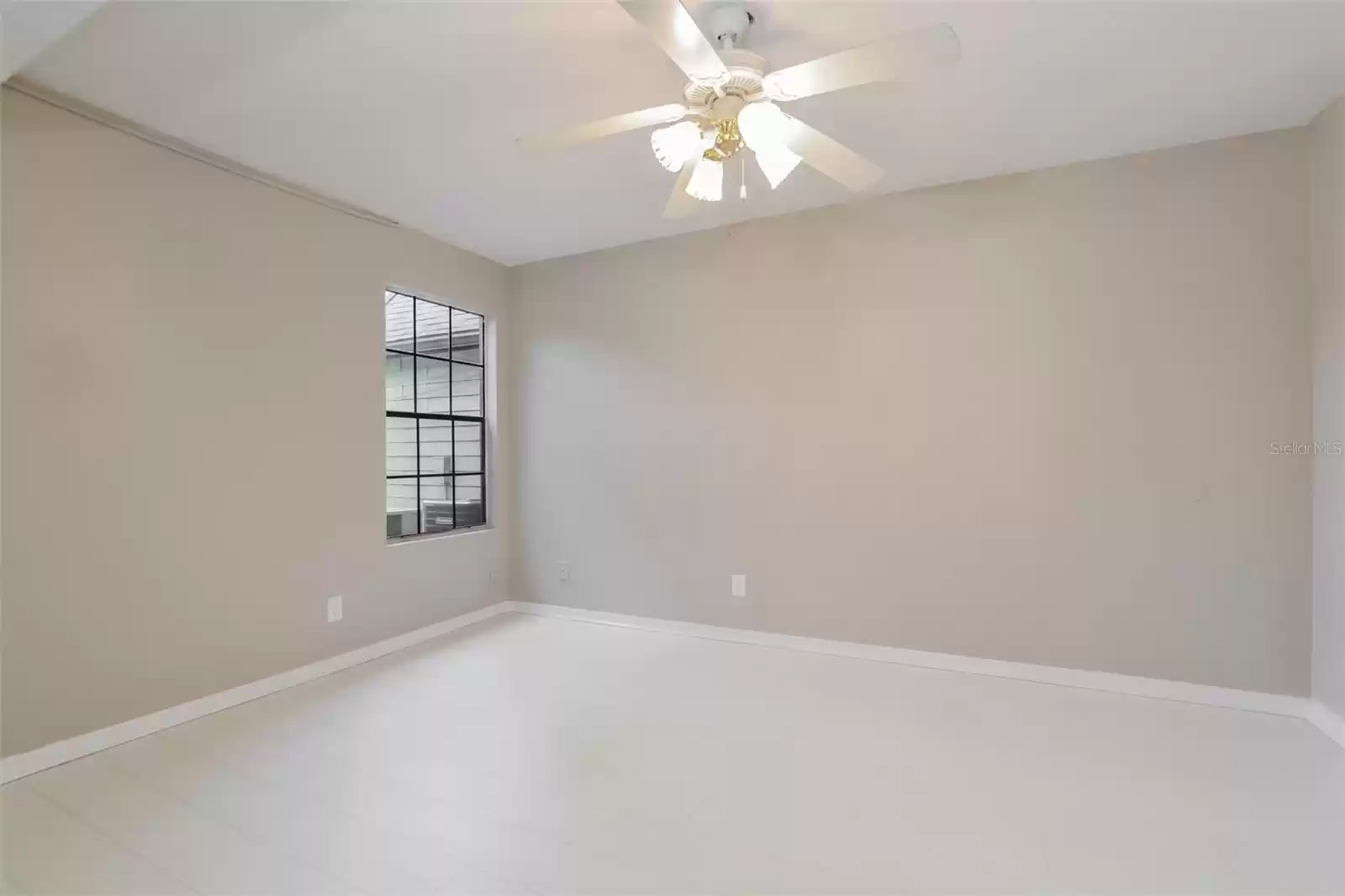 365 FORESTWAY CIRCLE, ALTAMONTE SPRINGS, Florida 32701, 2 Bedrooms Bedrooms, ,1 BathroomBathrooms,Residential,For Sale,FORESTWAY,MFRO6160718