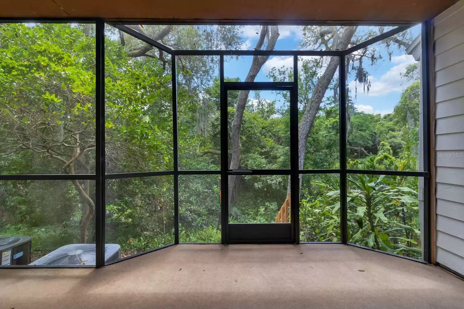 Screened in porch