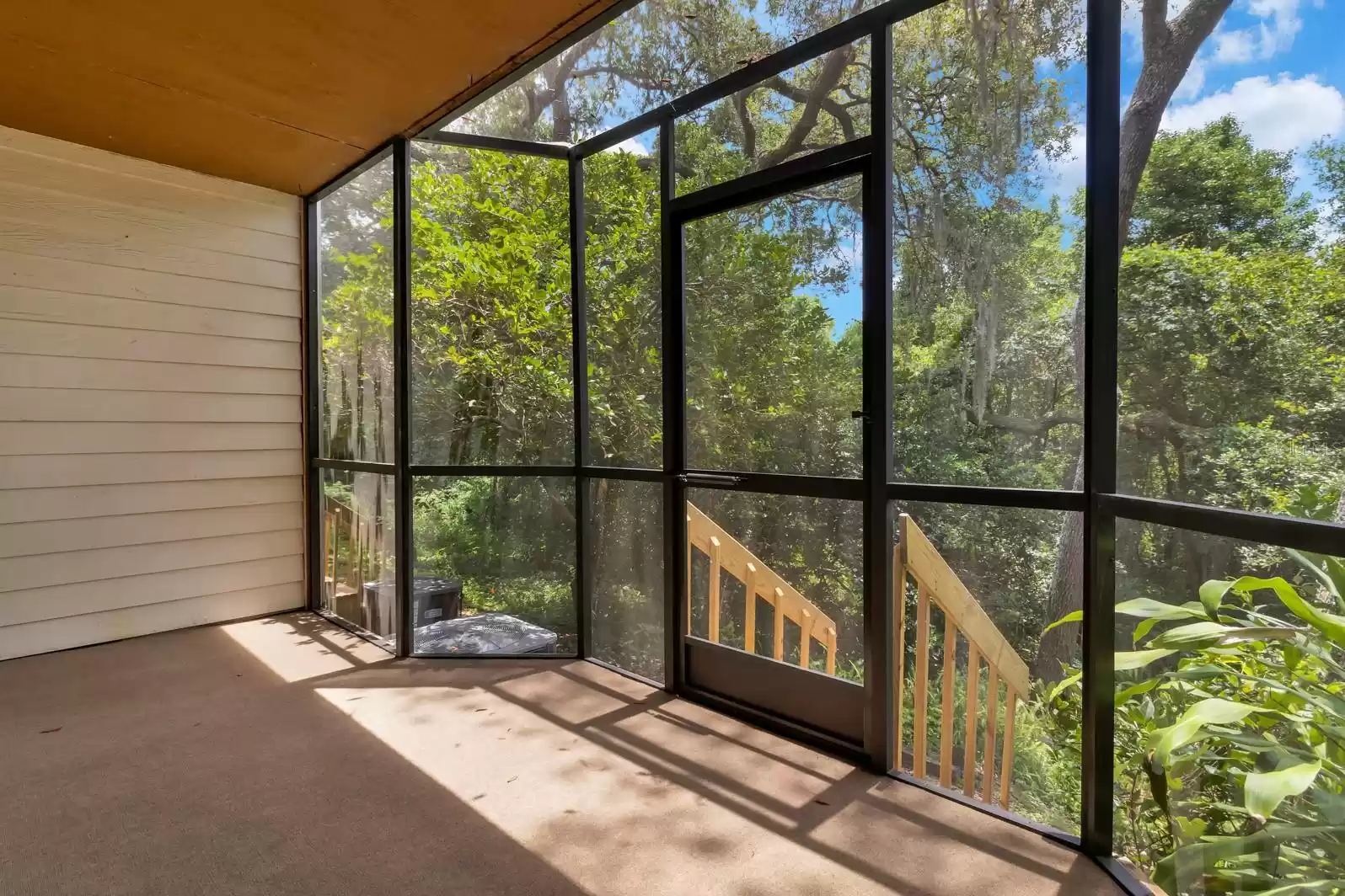 Screened in porch