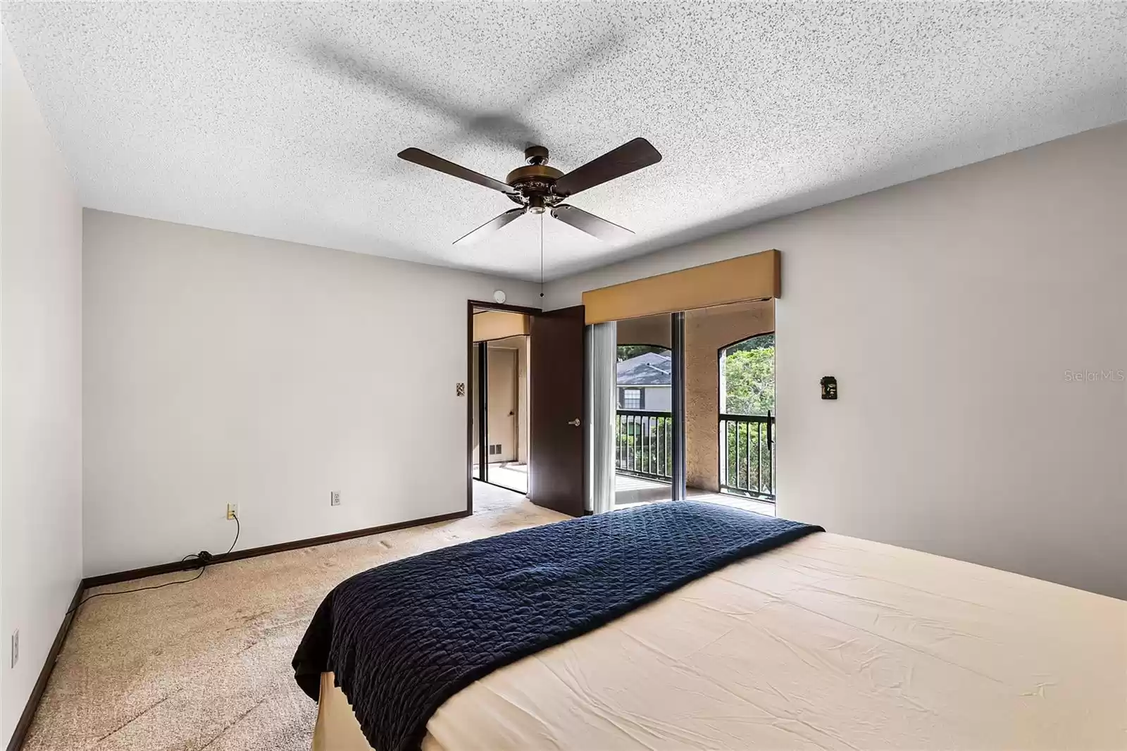 1055 KENSINGTON PARK DRIVE, ALTAMONTE SPRINGS, Florida 32714, 2 Bedrooms Bedrooms, ,2 BathroomsBathrooms,Residential,For Sale,KENSINGTON PARK,MFRO6236300