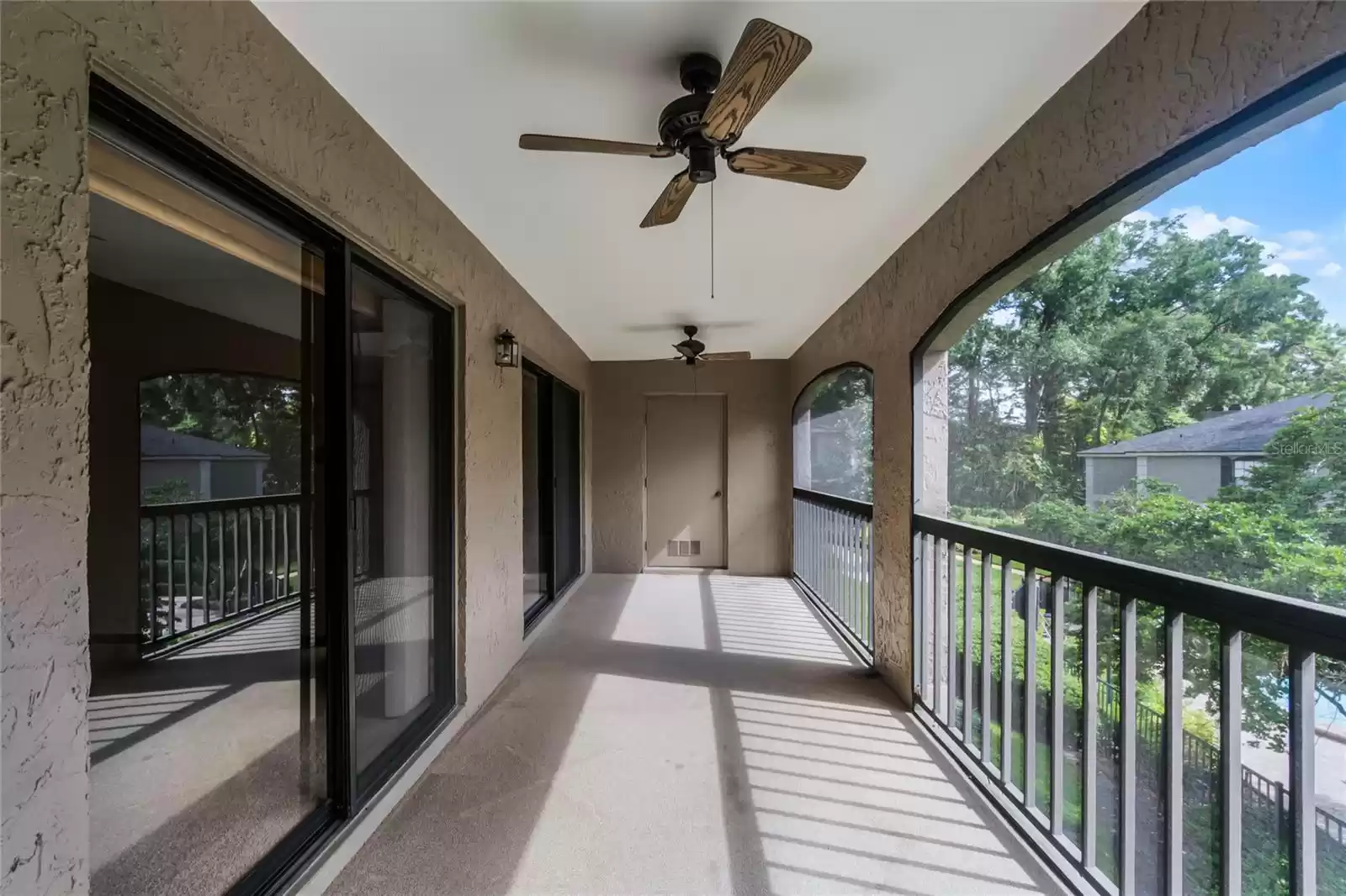 1055 KENSINGTON PARK DRIVE, ALTAMONTE SPRINGS, Florida 32714, 2 Bedrooms Bedrooms, ,2 BathroomsBathrooms,Residential,For Sale,KENSINGTON PARK,MFRO6236300