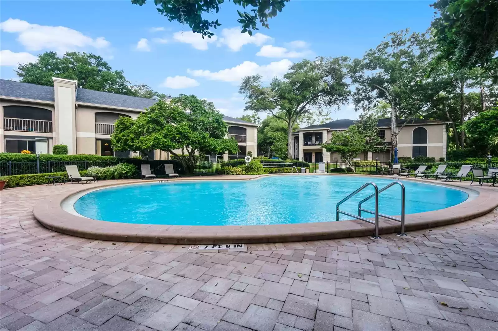 1055 KENSINGTON PARK DRIVE, ALTAMONTE SPRINGS, Florida 32714, 2 Bedrooms Bedrooms, ,2 BathroomsBathrooms,Residential,For Sale,KENSINGTON PARK,MFRO6236300