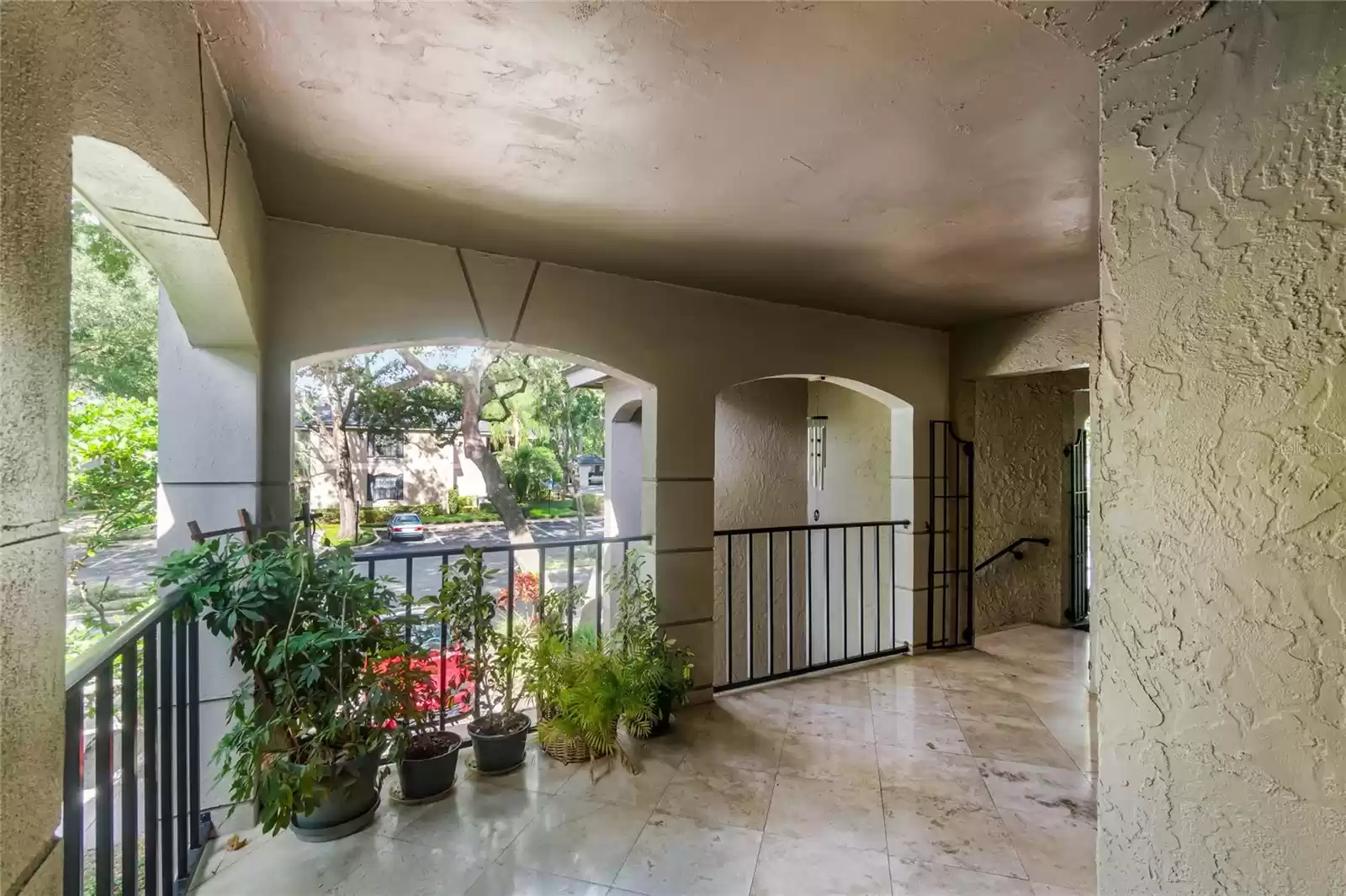 1055 KENSINGTON PARK DRIVE, ALTAMONTE SPRINGS, Florida 32714, 2 Bedrooms Bedrooms, ,2 BathroomsBathrooms,Residential,For Sale,KENSINGTON PARK,MFRO6236300