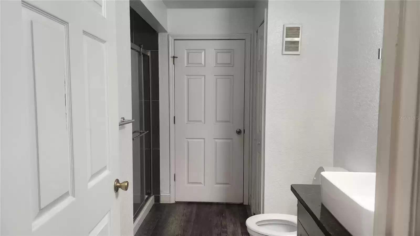 2nd Bathroom