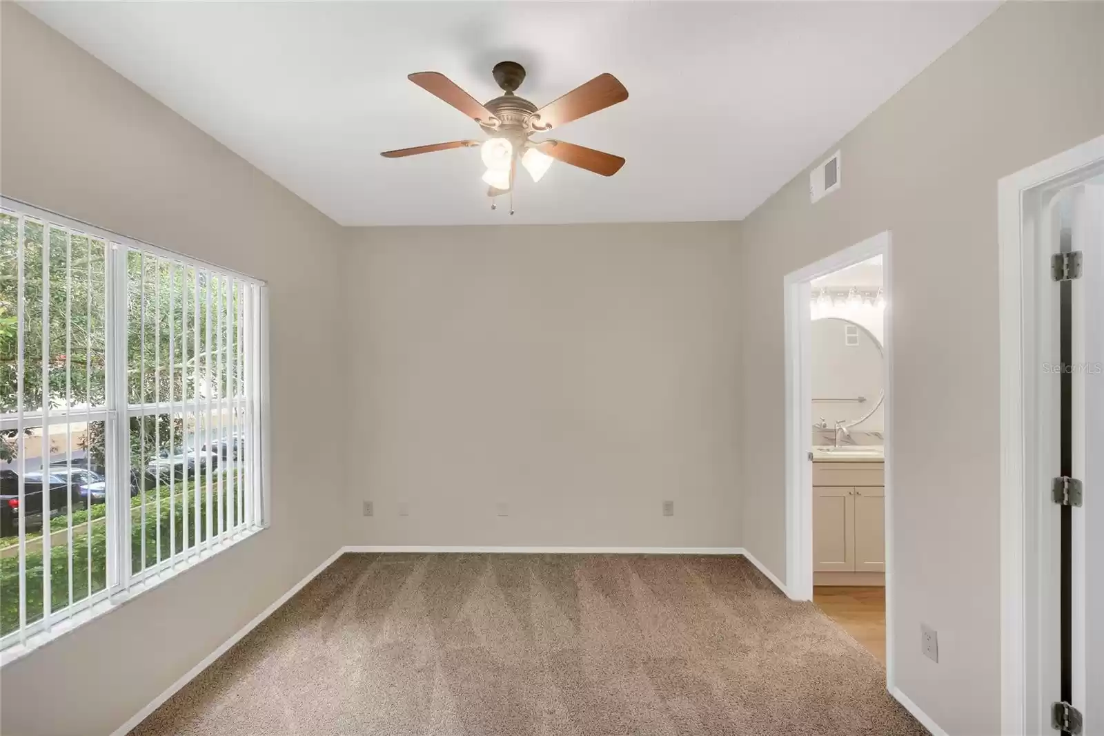 Dining area off kitchen