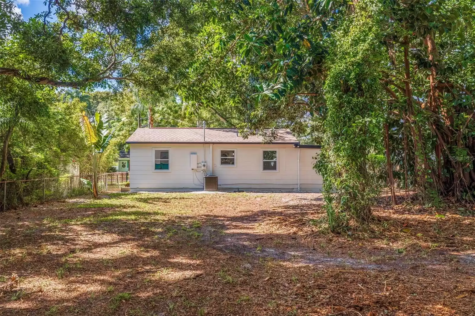 2045 50TH AVENUE, SAINT PETERSBURG, Florida 33714, 2 Bedrooms Bedrooms, ,1 BathroomBathrooms,Residential,For Sale,50TH,MFRTB8300348