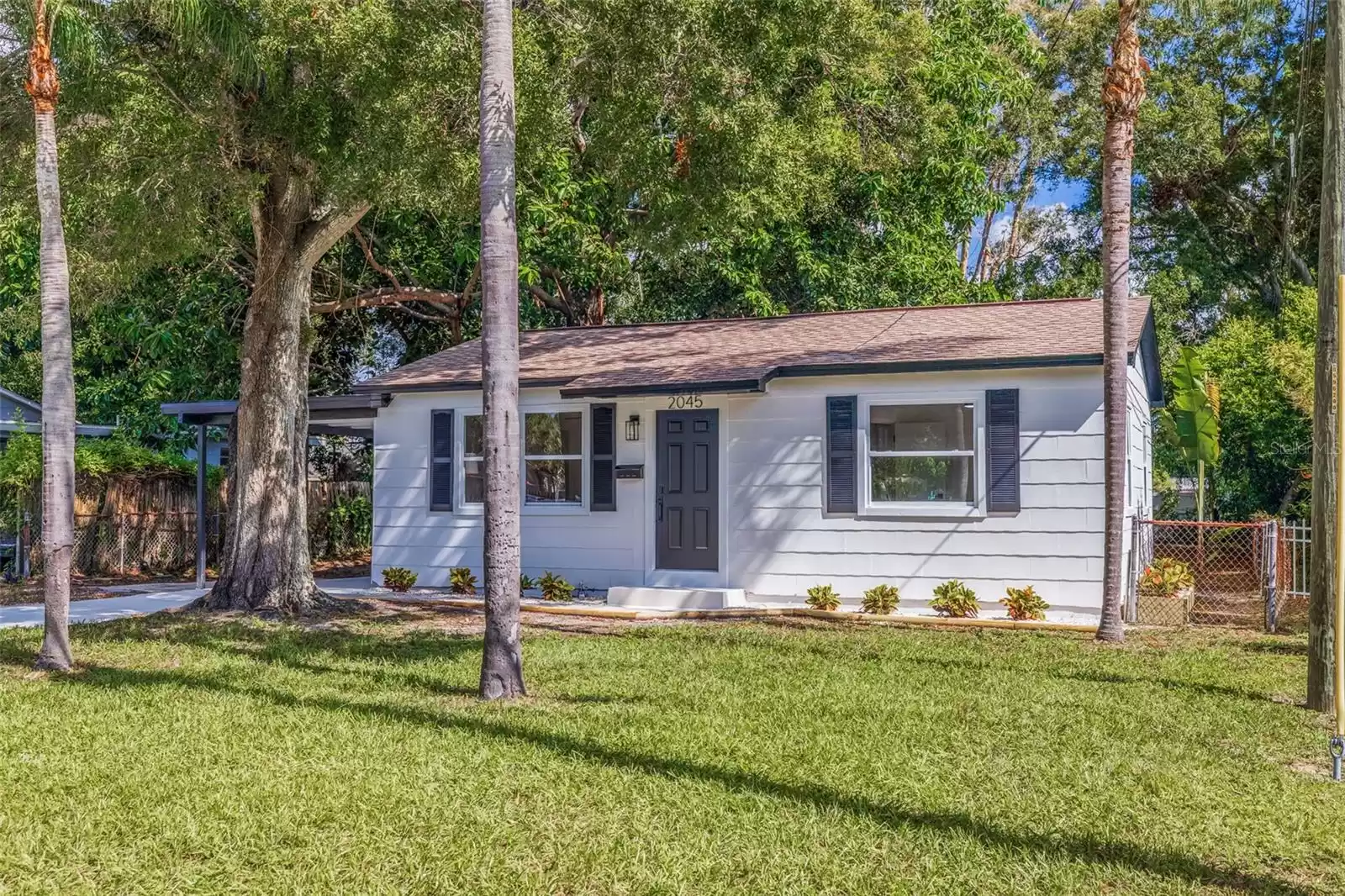 2045 50TH AVENUE, SAINT PETERSBURG, Florida 33714, 2 Bedrooms Bedrooms, ,1 BathroomBathrooms,Residential,For Sale,50TH,MFRTB8300348